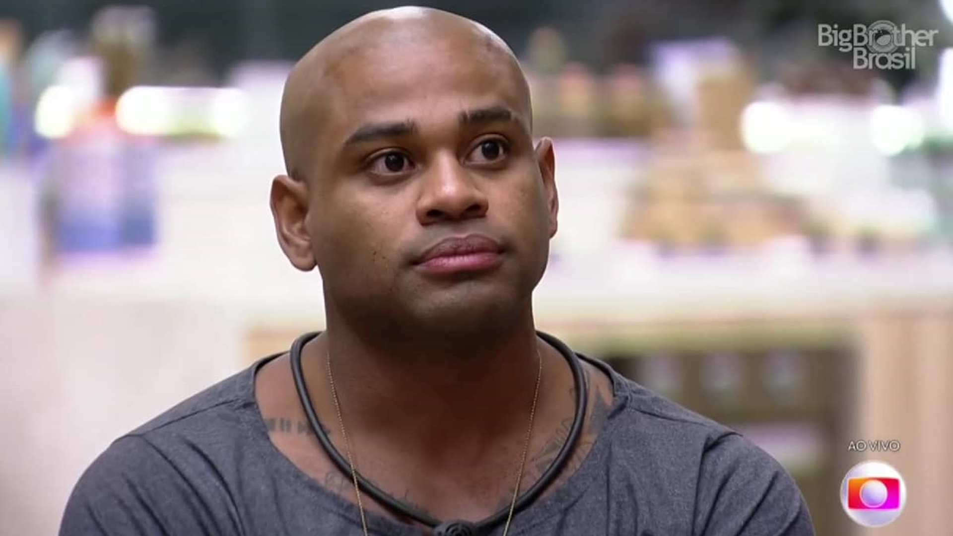 Cezar Black desabafa sobre confinamento do BBB e revela desafio: “Medo do julgamento”