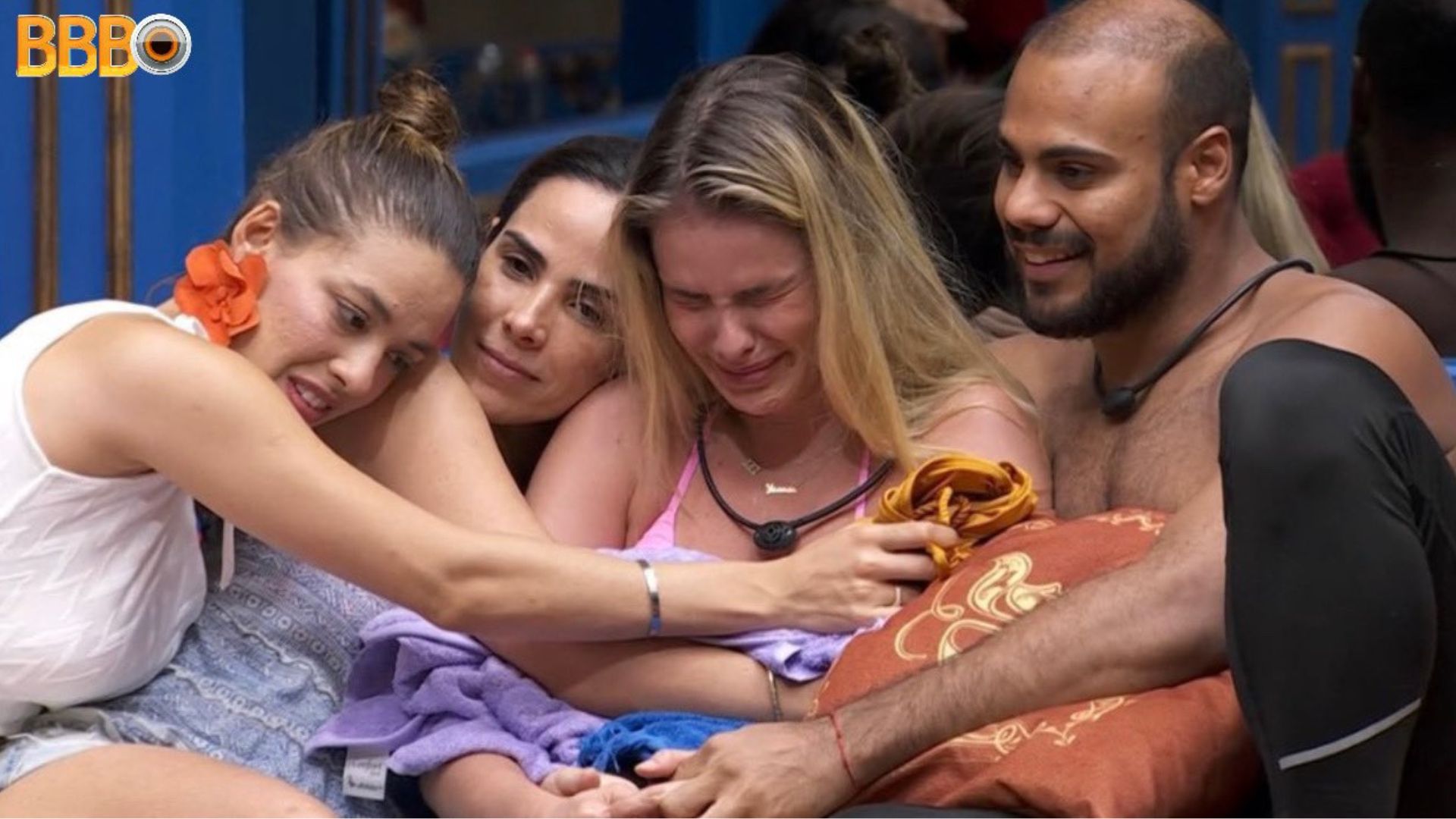 BBB 24: Yasmin Brunet recebe apoio de brothers durante crise de choro