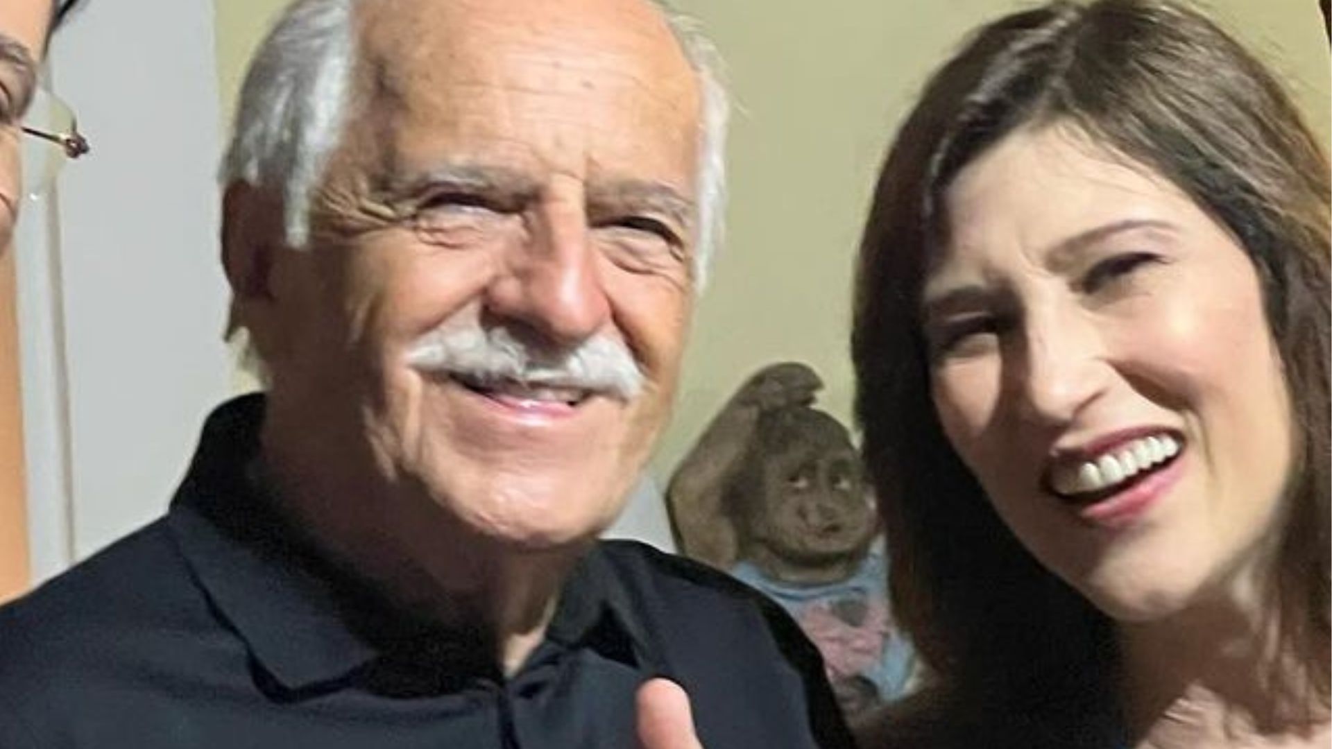Beth Goulart e Ary Fontoura ganham festa surpresa de aniversário