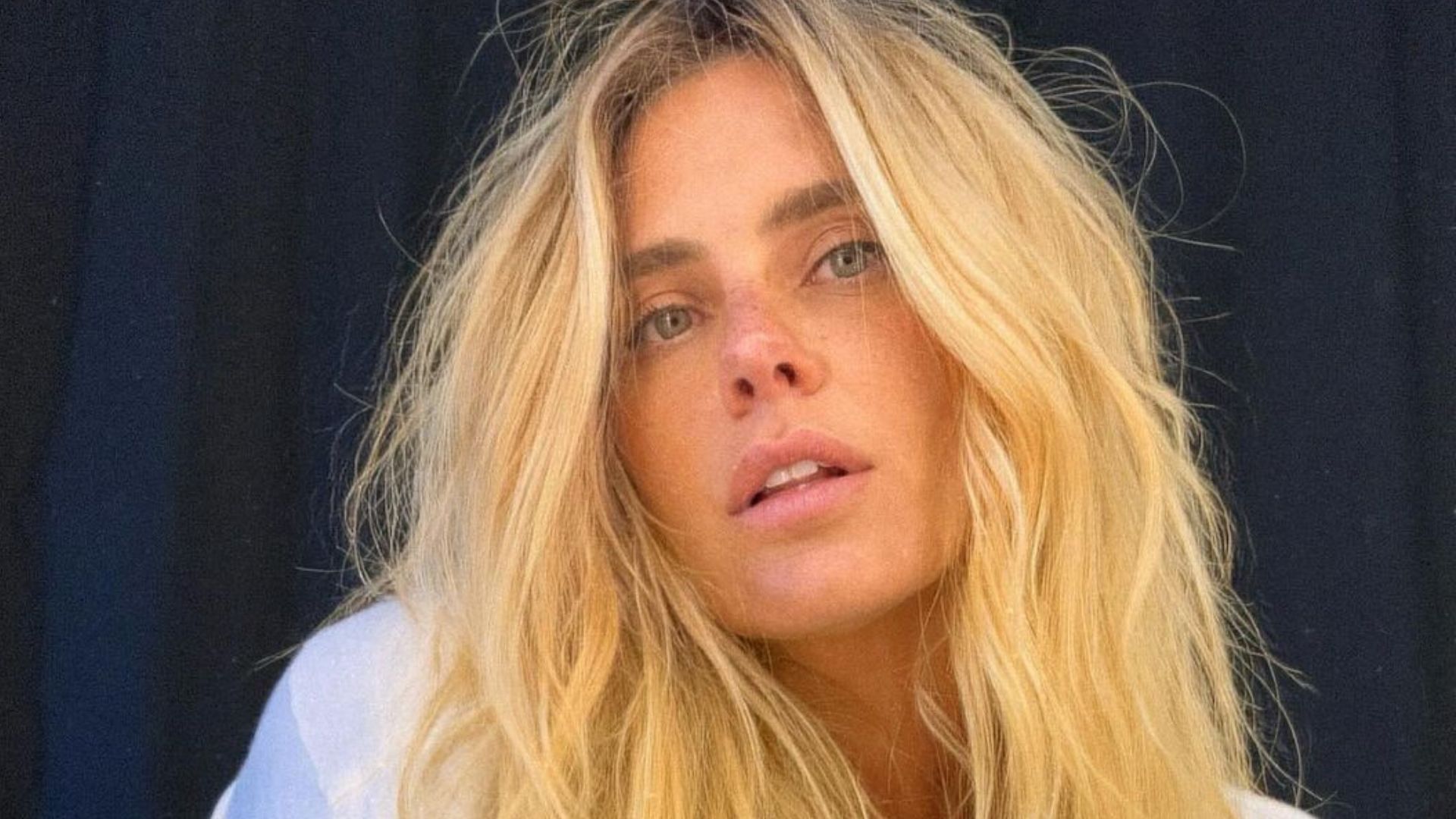 Carolina Dieckmann encanta seguidores com cabelo impecável: “Dona da beleza”