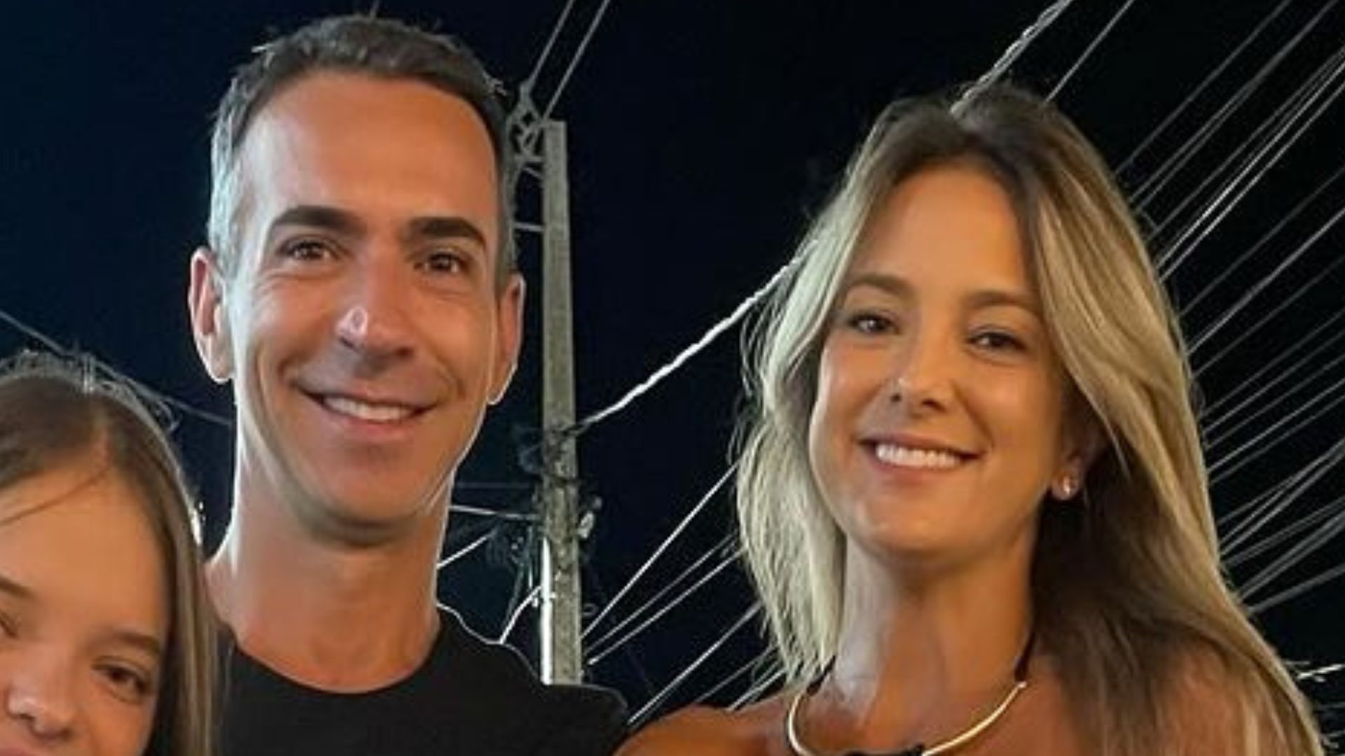 Ticiane Pinheiro e César Tralli aproveitam passeio com as filhas: ‘Sendo feliz’