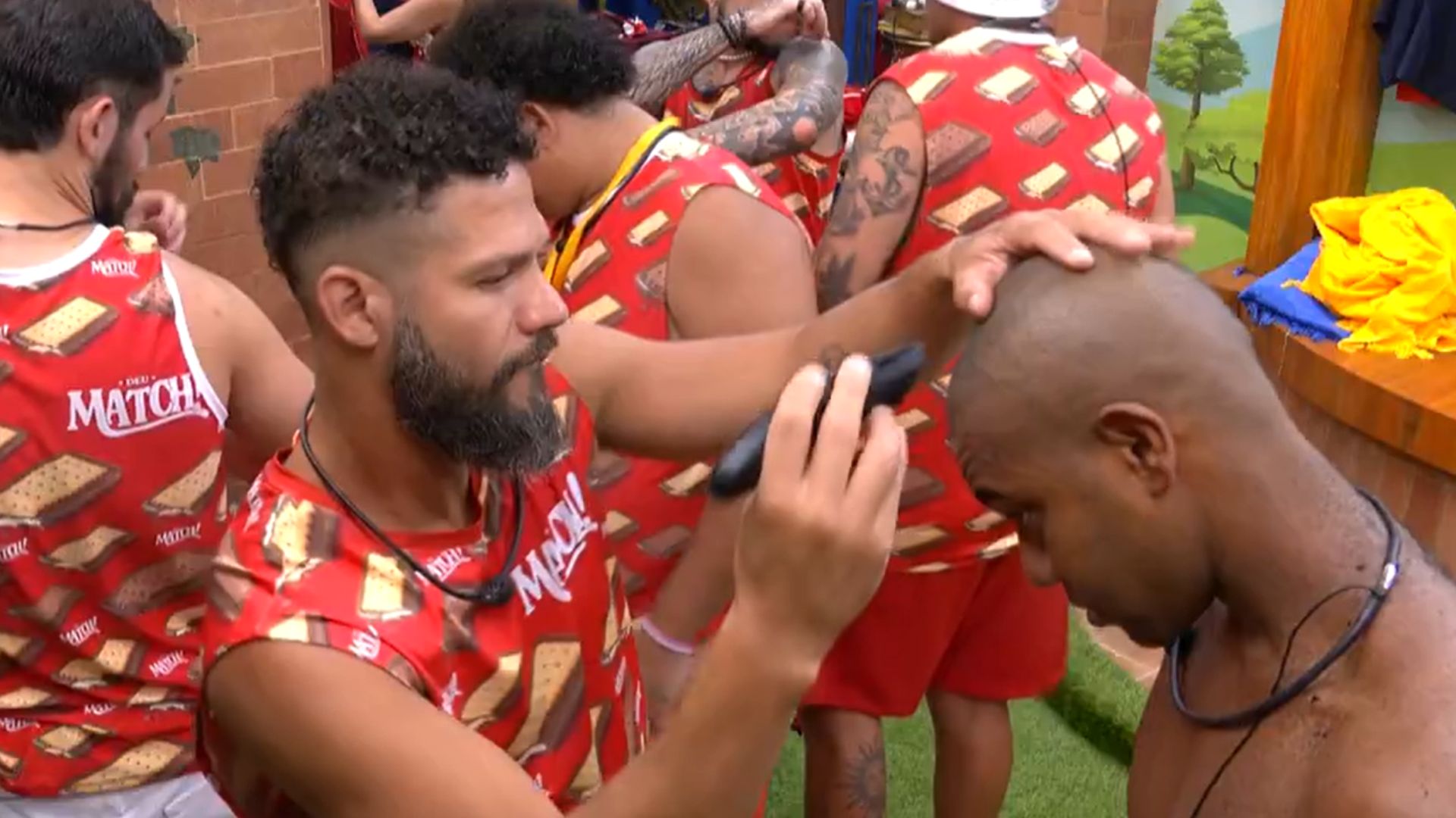 BBB 24: Davi choca web ao mudar visual antes da festa