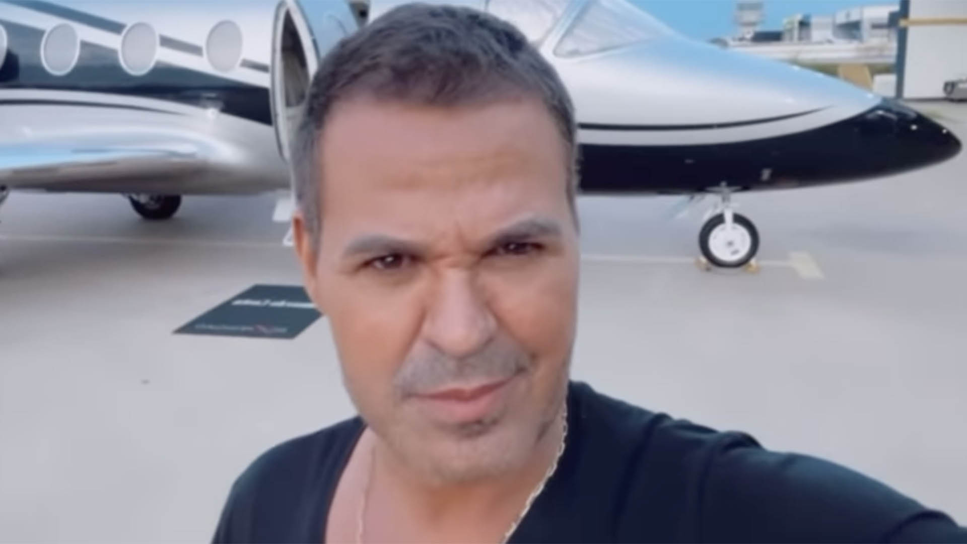 Eduardo Costa gasta uma fortuna ao comprar jatinho particular de luxo