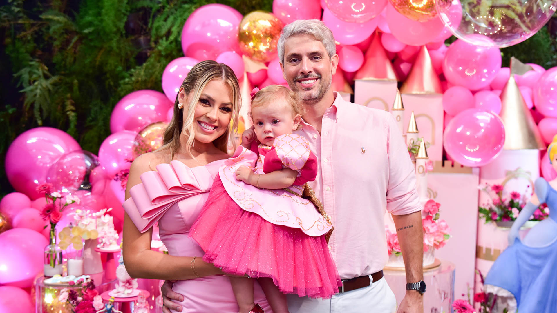 Ex-BBB Isabella Cecchi faz festa luxuosa no aniversário da filha, Beatriz