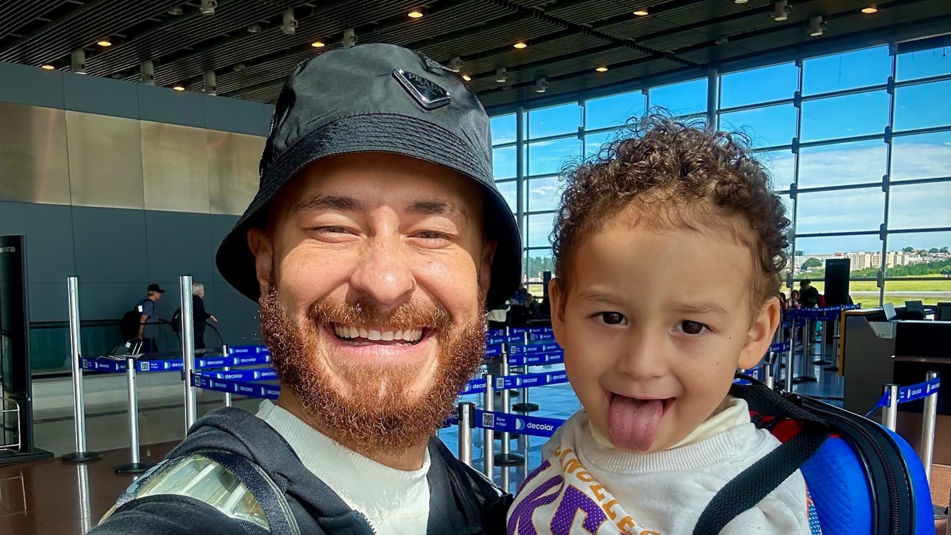Fred Bruno viaja com o filho para encontrar Bianca Andrade em Londres