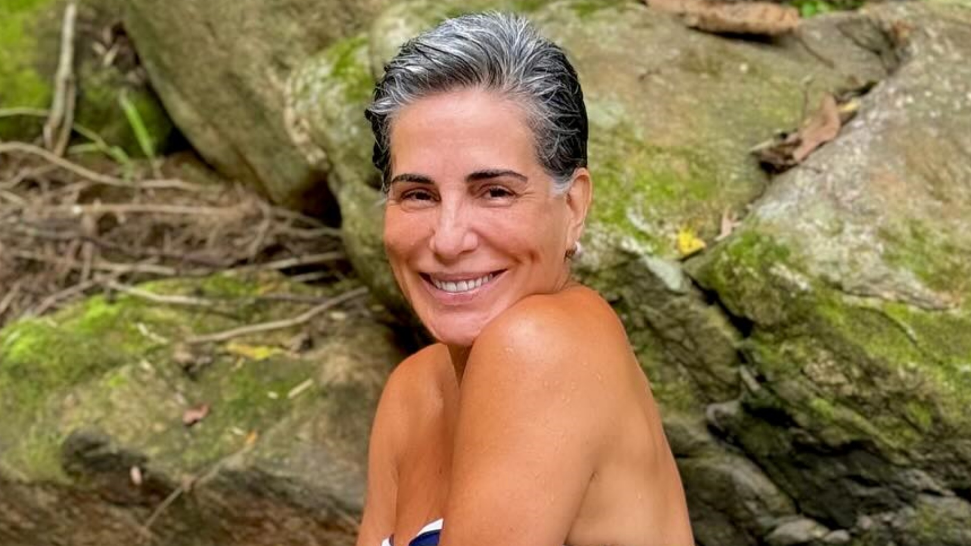 Gloria Pires esbanja beleza em cliques na natureza: “Mulher mais linda”
