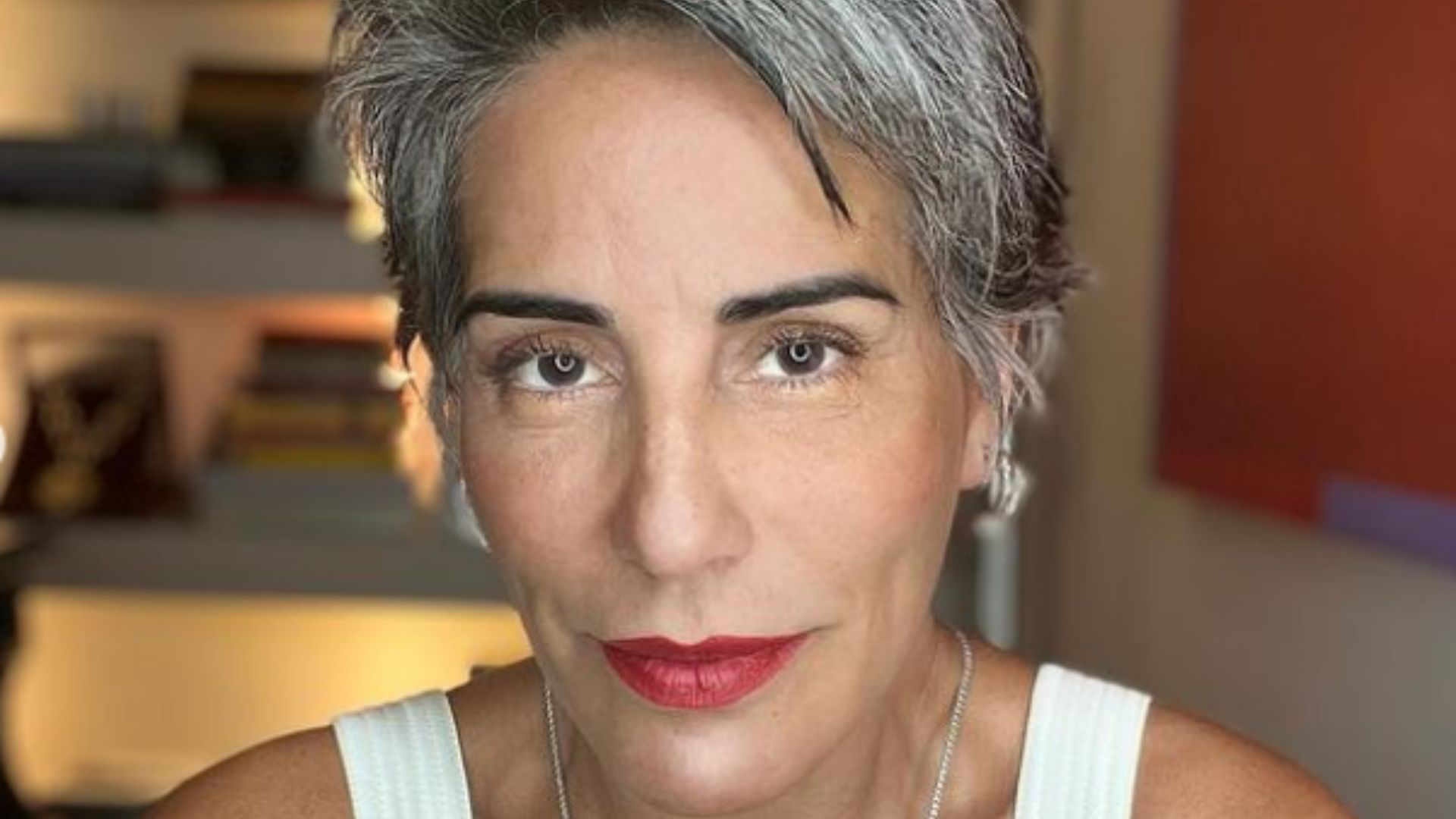 Gloria Pires exibe momentos divertidos dos bastidores de Terra e Paixão