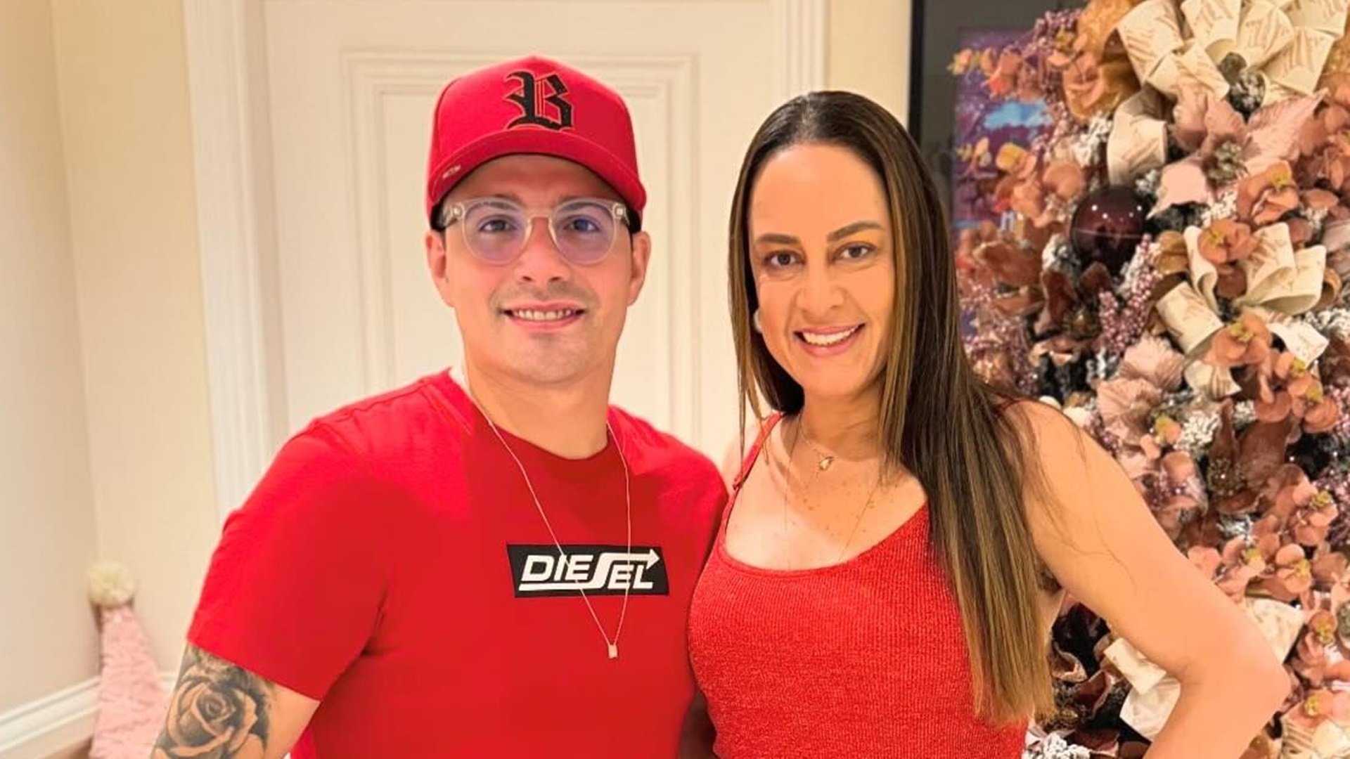 Radiante, Silvia Abravanel celebra fase apaixonada: “O amor faz a gente ser linda”