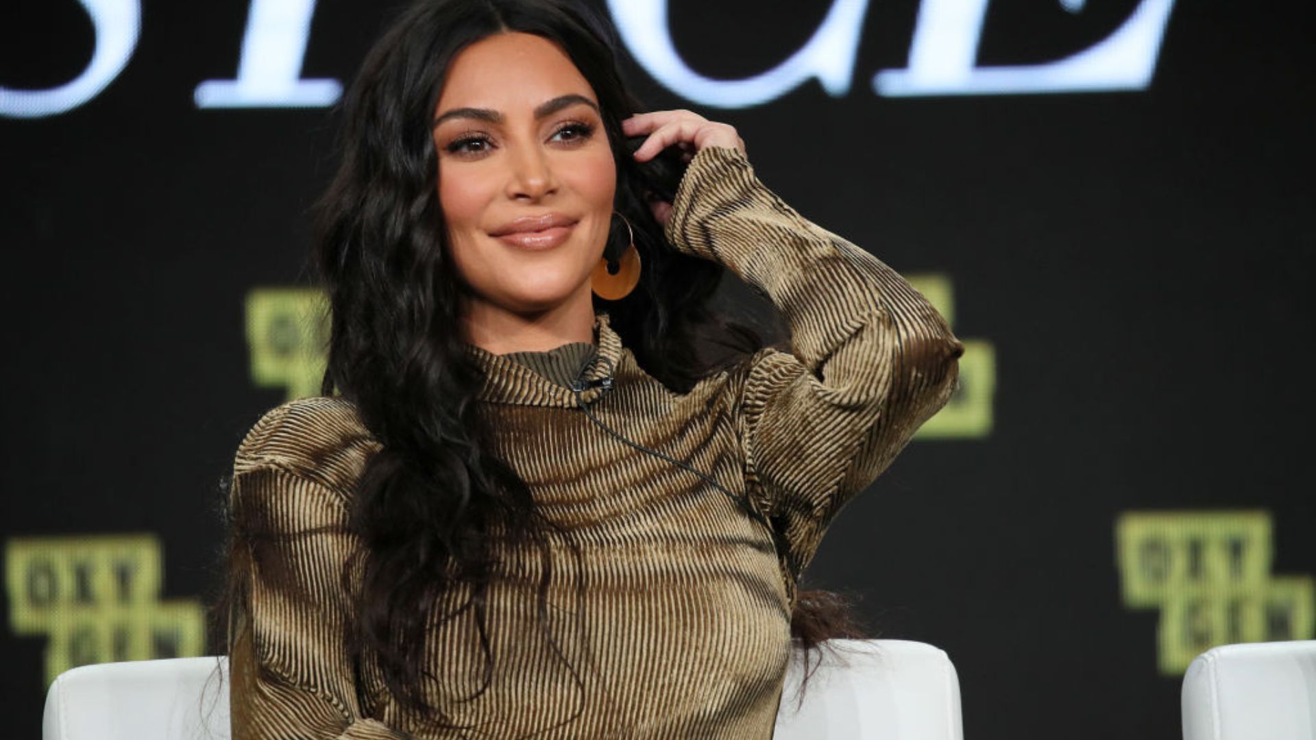 Filha de Kim Kardashian muda o sorriso e coloca brilhos nos dentes