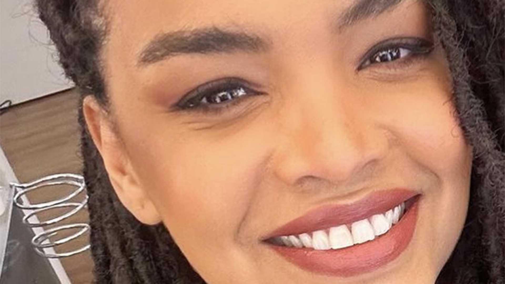 Lucy Ramos se despede dos cachos ao assumir novo visual para novela