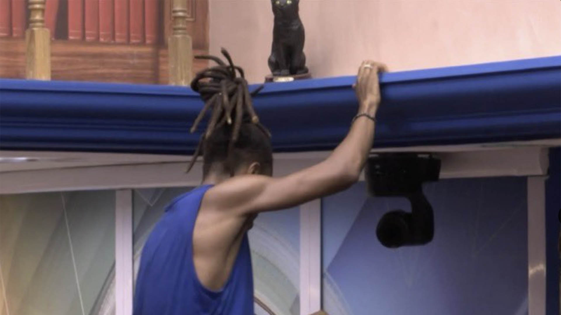 BBB 24: Luigi encontra animal na sala e toma atitude