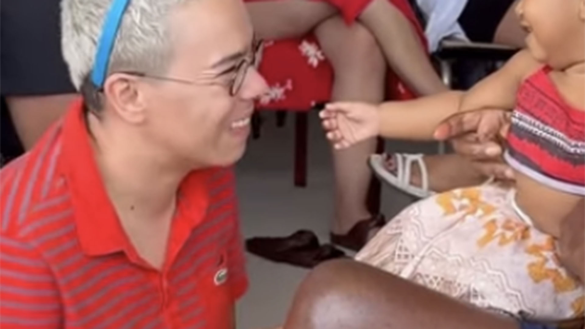 Maria Gadú celebra o primeiro ano da filha em festa com amigos