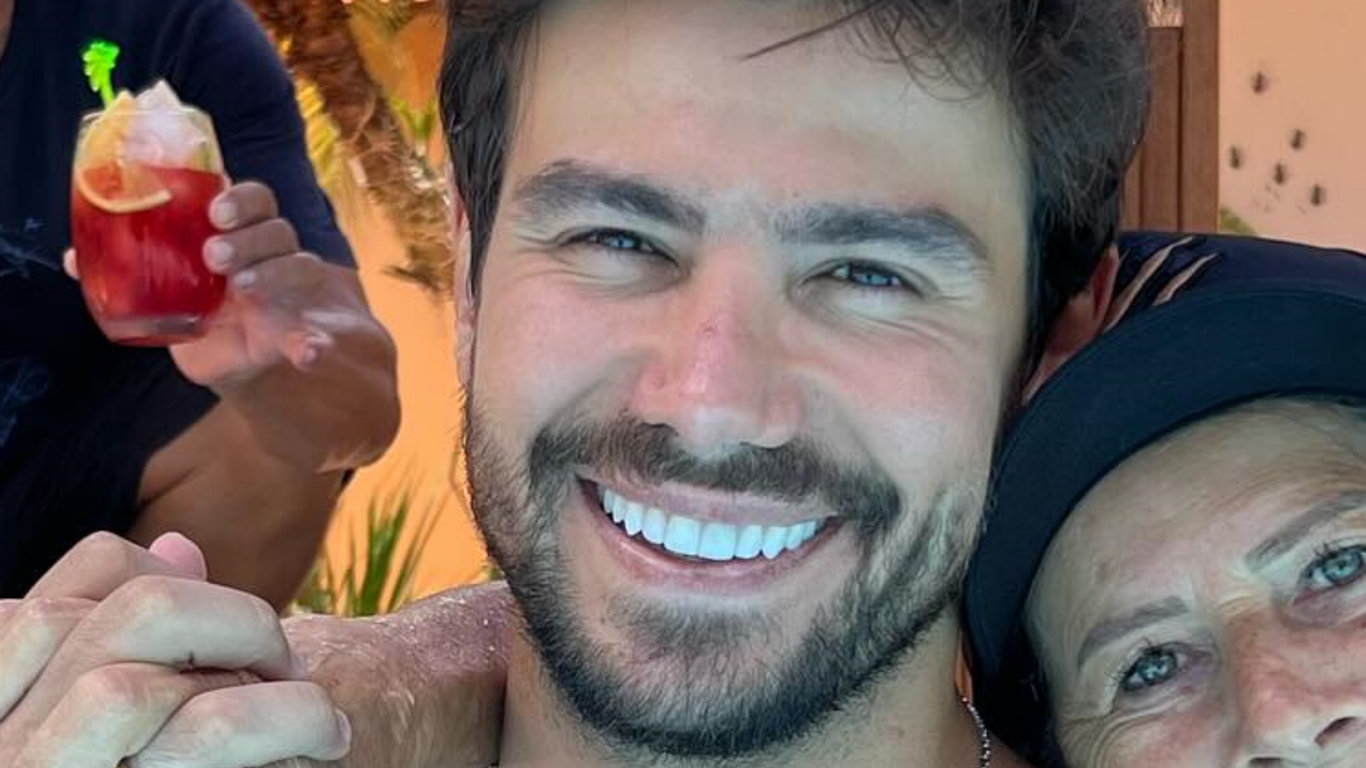 Mariano posta cliques raros com a mãe e presta bela homenagem de aniversário