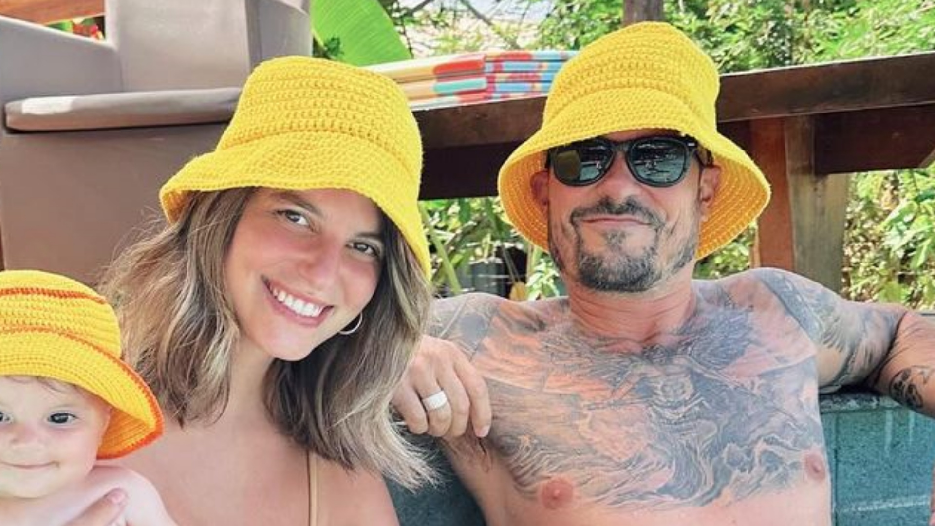 Paulinho Vilhena curte dia na piscina ao lado da família: “Maravilhosos”