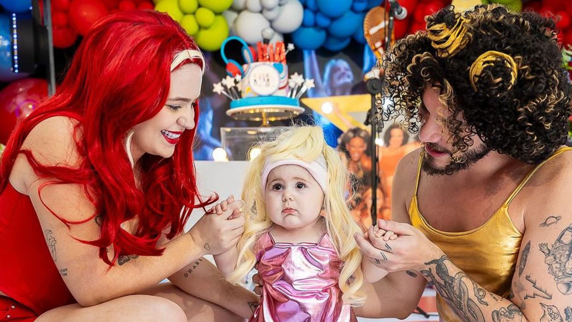 Filha de Viih Tube e Eliezer rouba a cena em seu mesversário de 10 meses