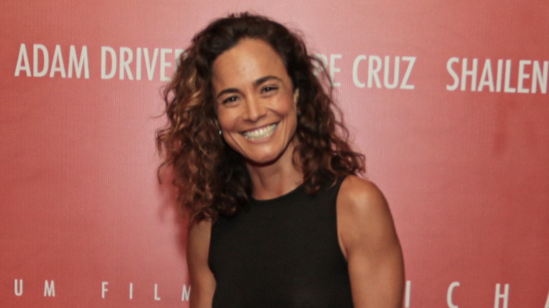 Alice Braga reflete sobre importância de atores brasileiros em Hollywood: ‘Furando a bolha’