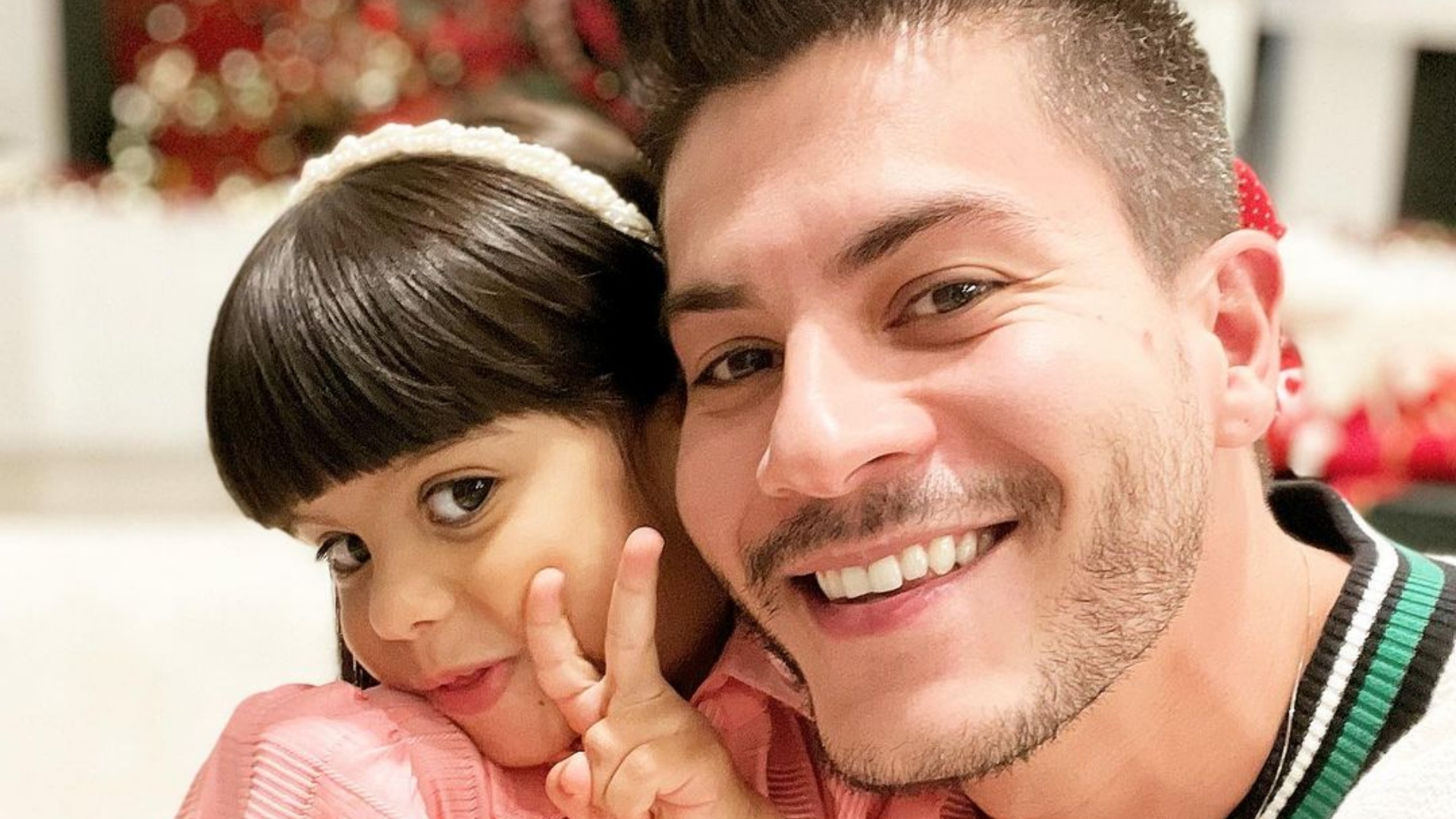 Arthur Aguiar elogia namorada como mãe e revela encontro do filho com irmã