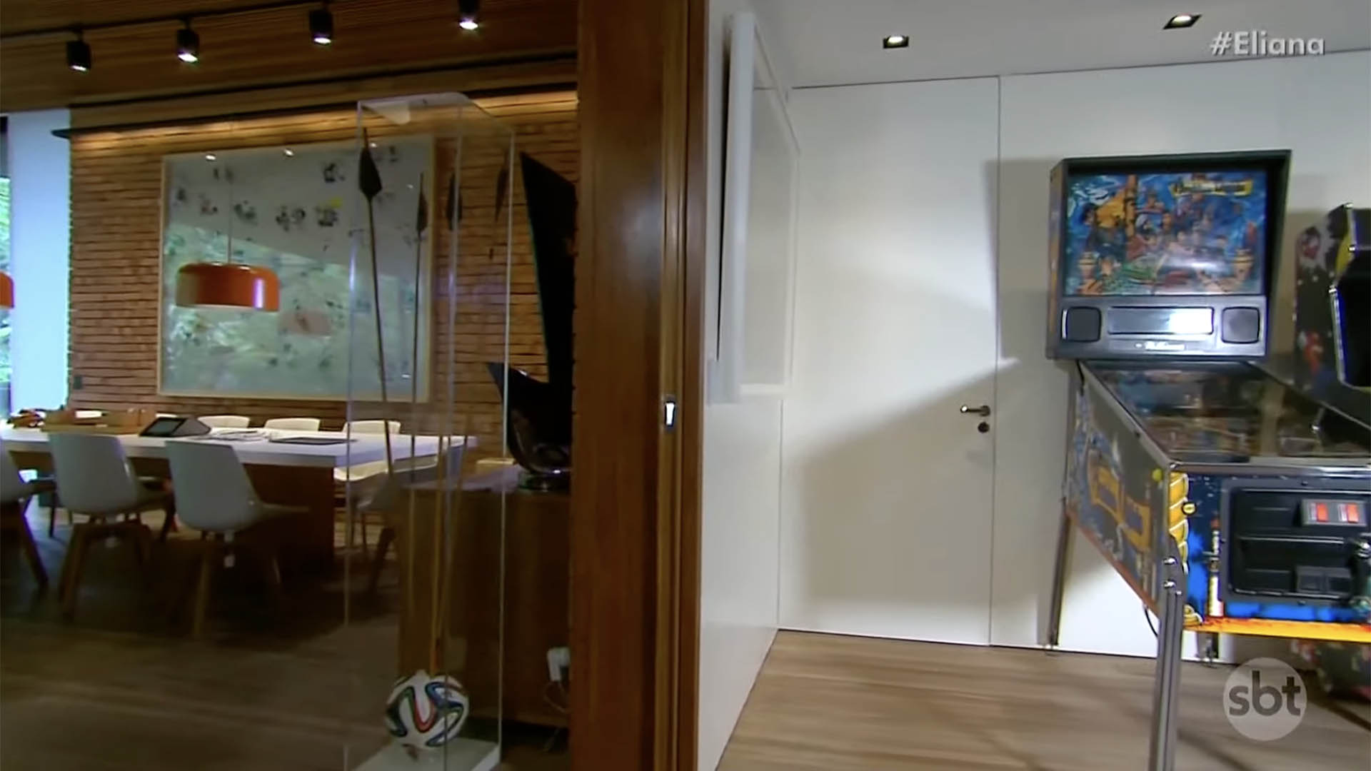 Angélica exibe detalhes da decoração de sua mansão luxuosa