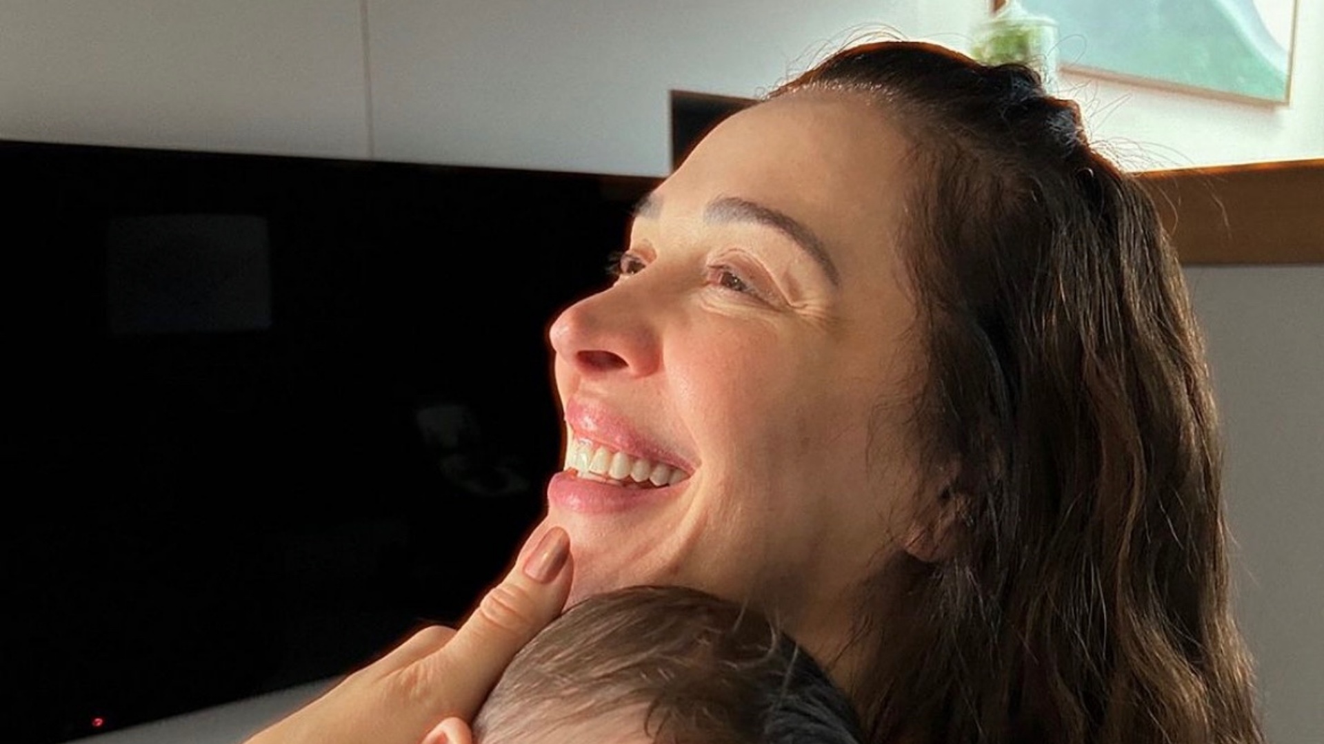 Claudia Raia surge em clique encantador com o filho caçula: “Coisa mais linda”
