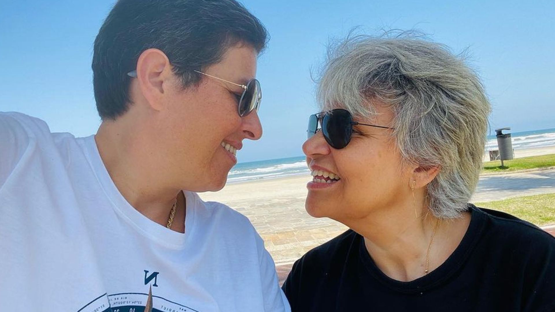 Claudia Rodrigues se declara para a namorada em viagem romântica: ‘Te amo’