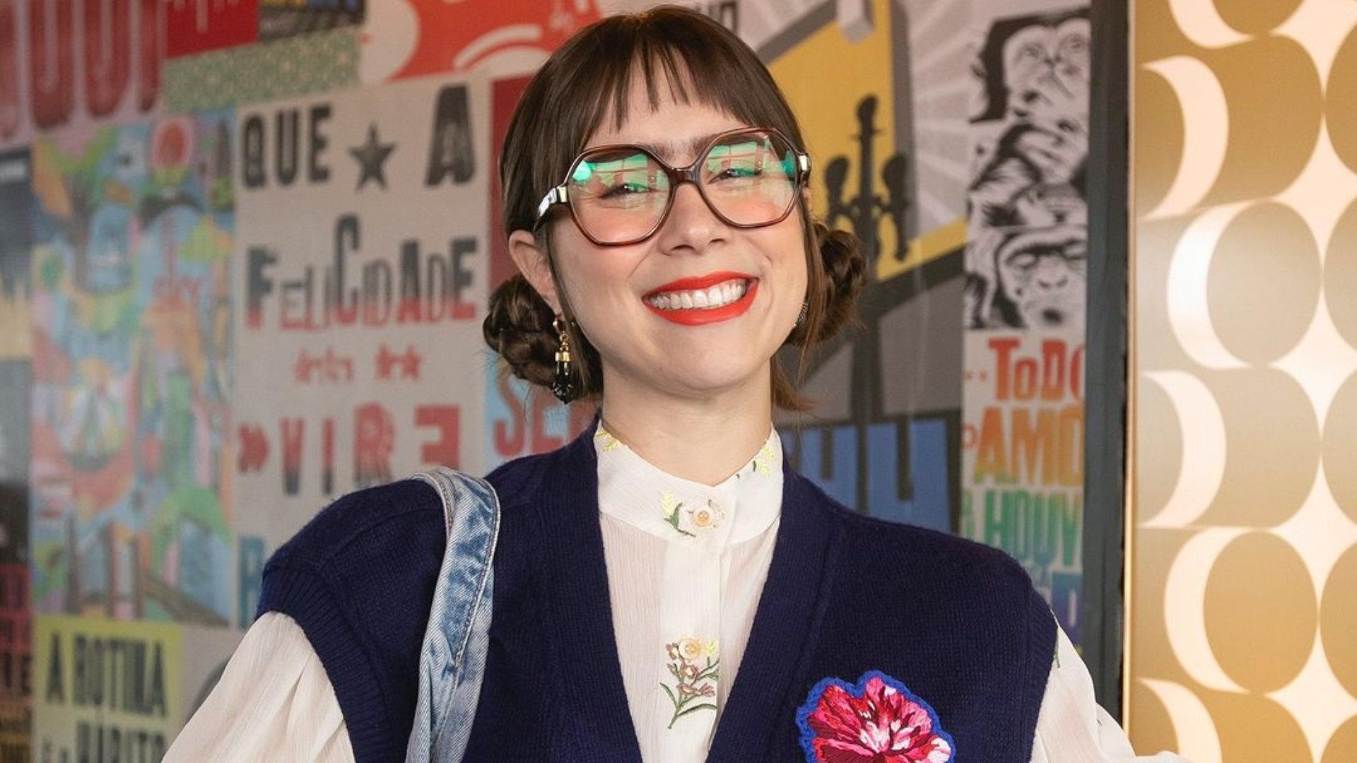 Daphne Bozaski aprende outra língua para personagem em nova novela: ‘Coisa muito louca’