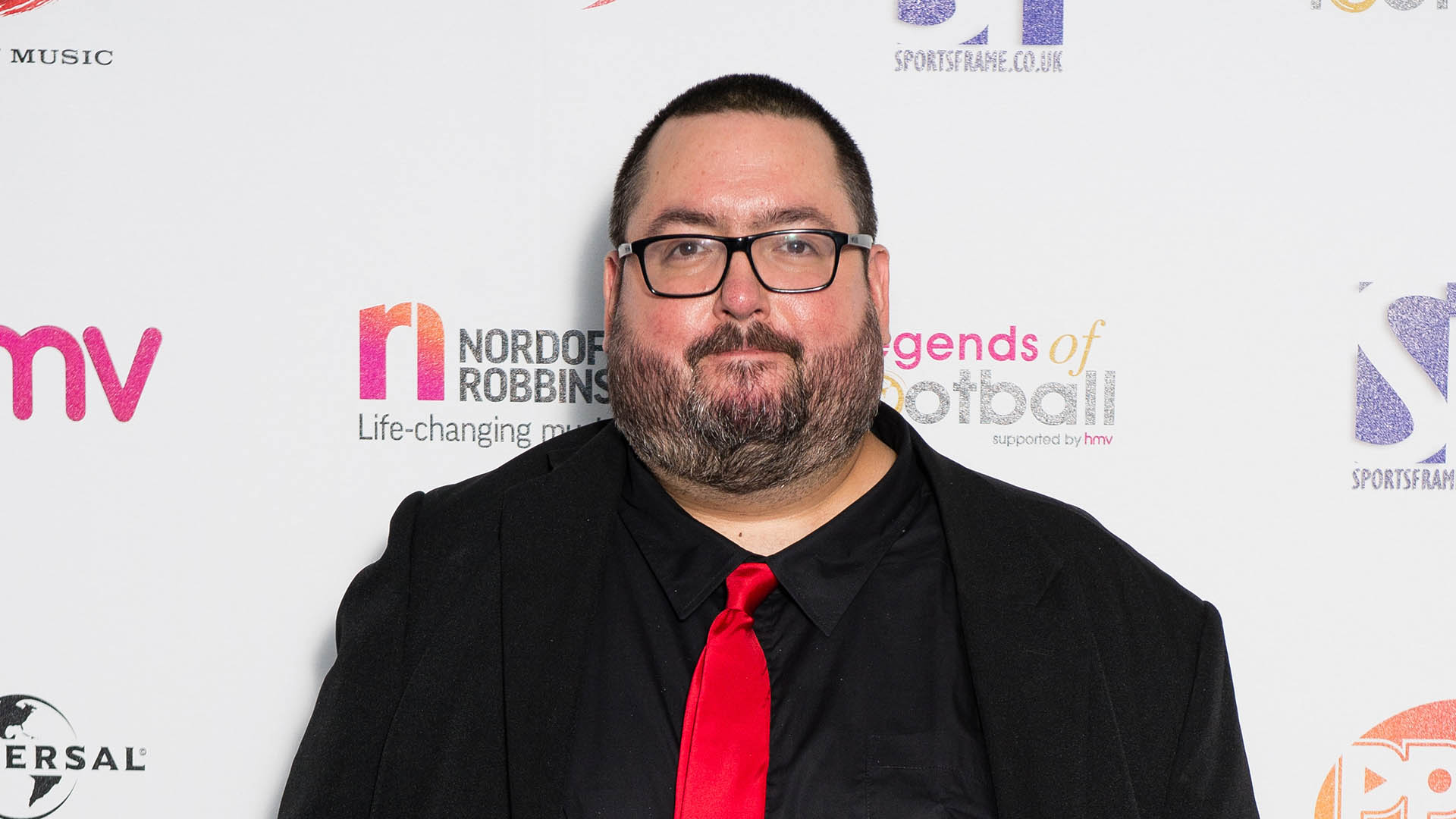 Morre Ewen MacIntosh, ator da série The Office, aos 50 anos