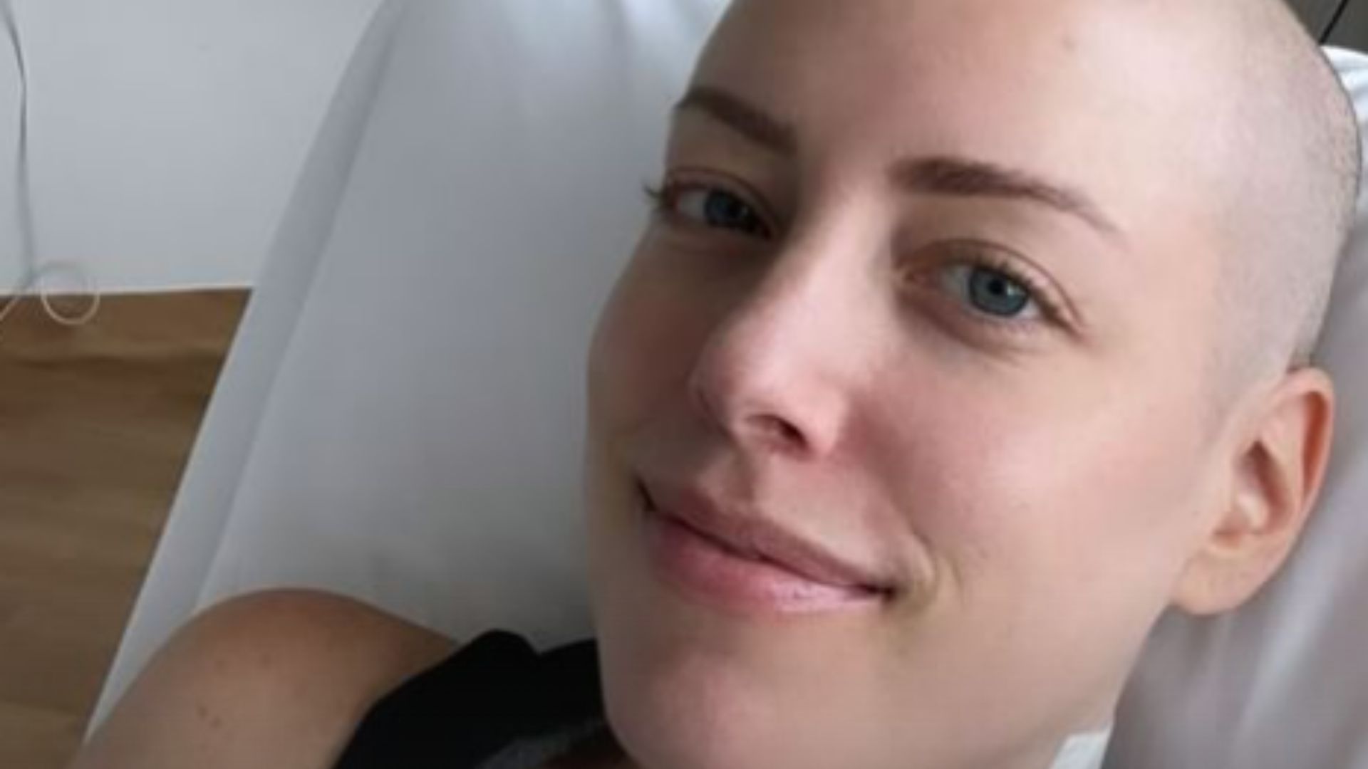 Em tratamento de câncer, Fabiana Justus comemora ao sair da cama