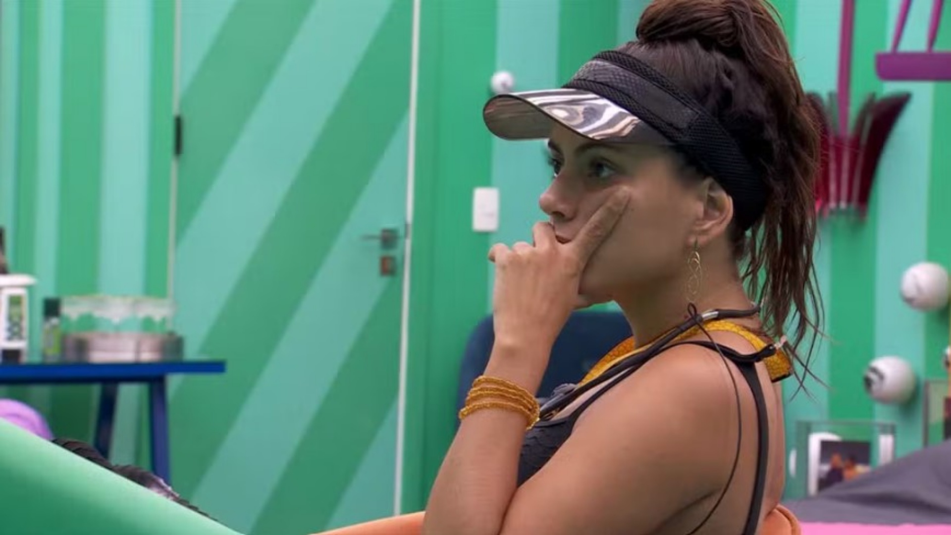 BBB24: Produção faz brincadeira com roupa de Fernanda, mas sister desaprova