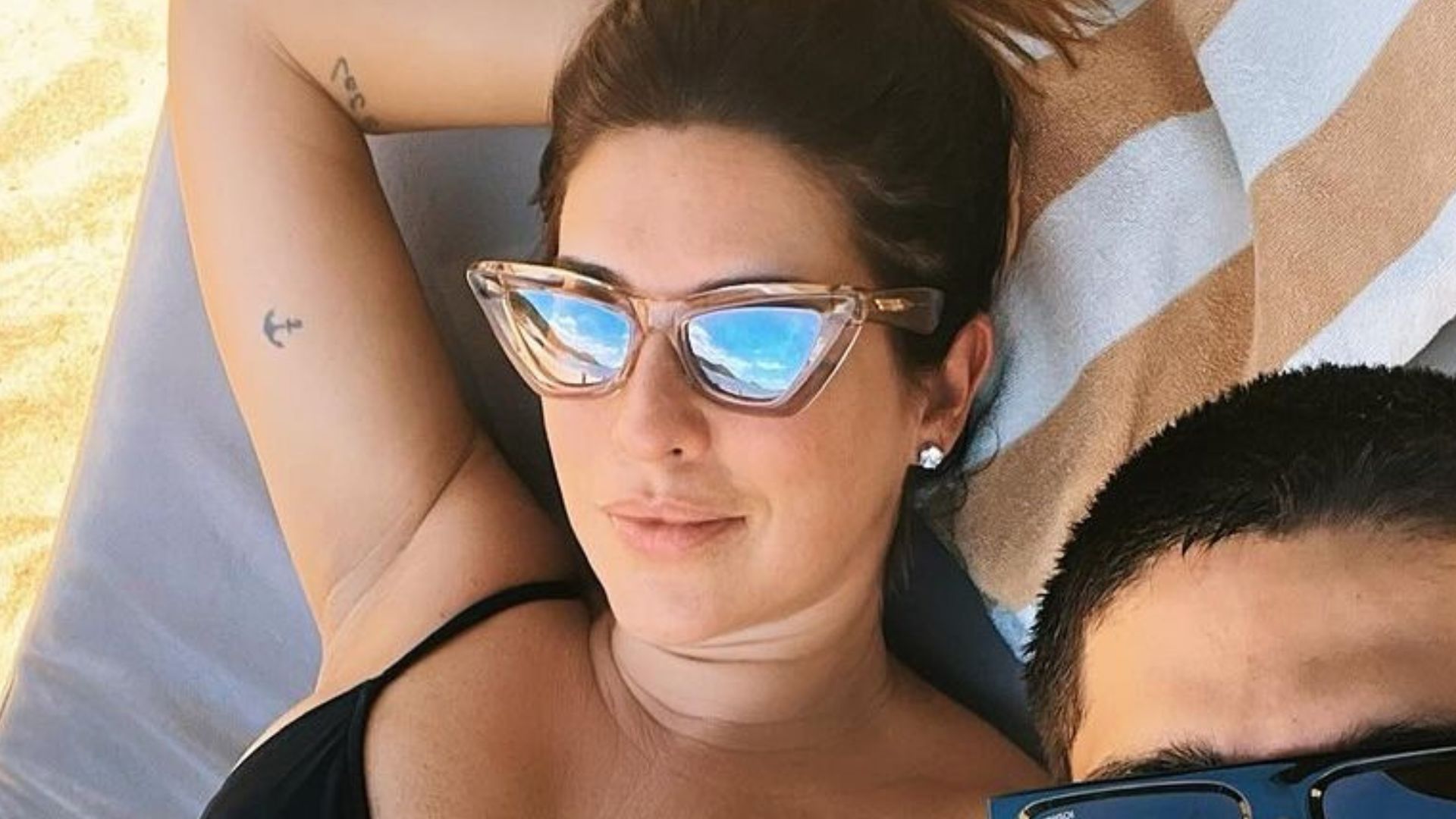 Grávida, Fernanda Paes Leme aproveita Carnaval longe da folia