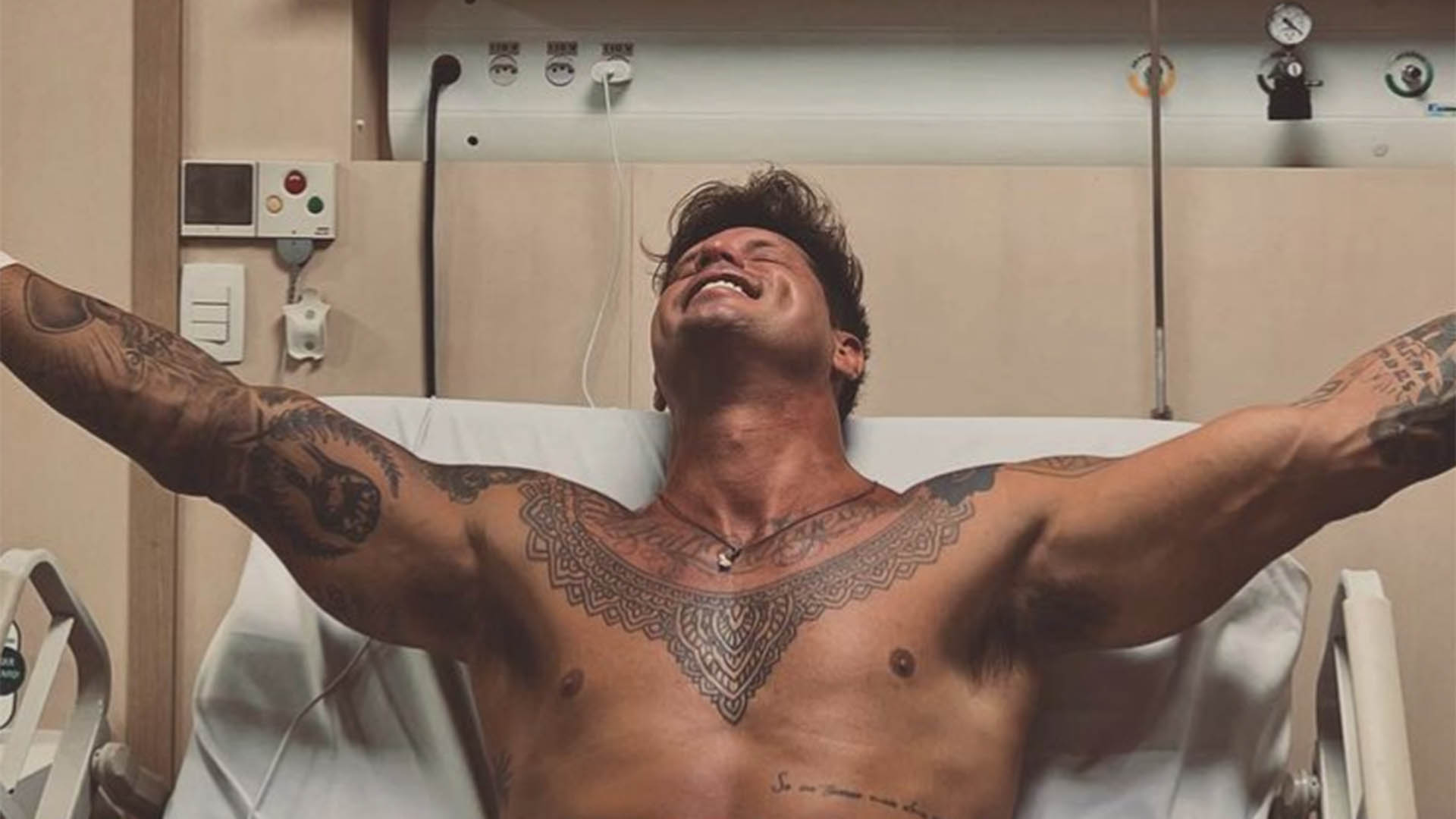 Fernando Fernandes é internado para realizar cirurgia e explica o que aconteceu