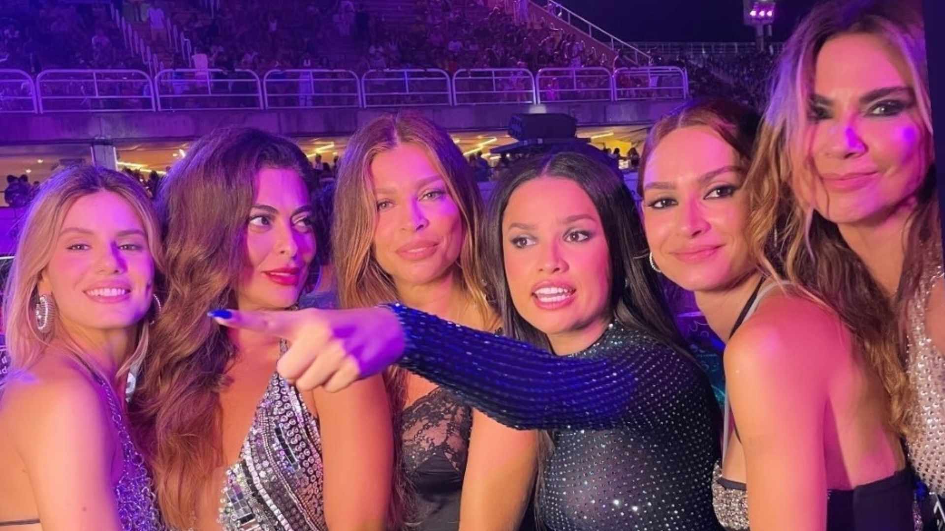 Após cortar Luciana Gimenez de foto, Grazi Massafera volta atrás