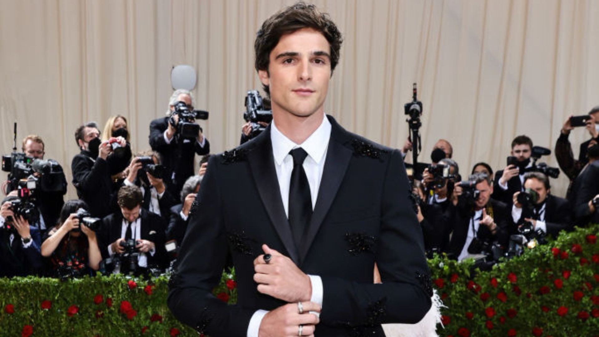 Jacob Elordi é investigado após ser acusado de agressão por jornalista