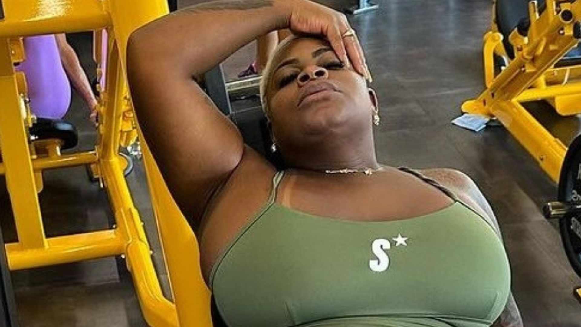 Jojo Todynho exibe cintura fininha na academia e choca: ‘Humilhação’