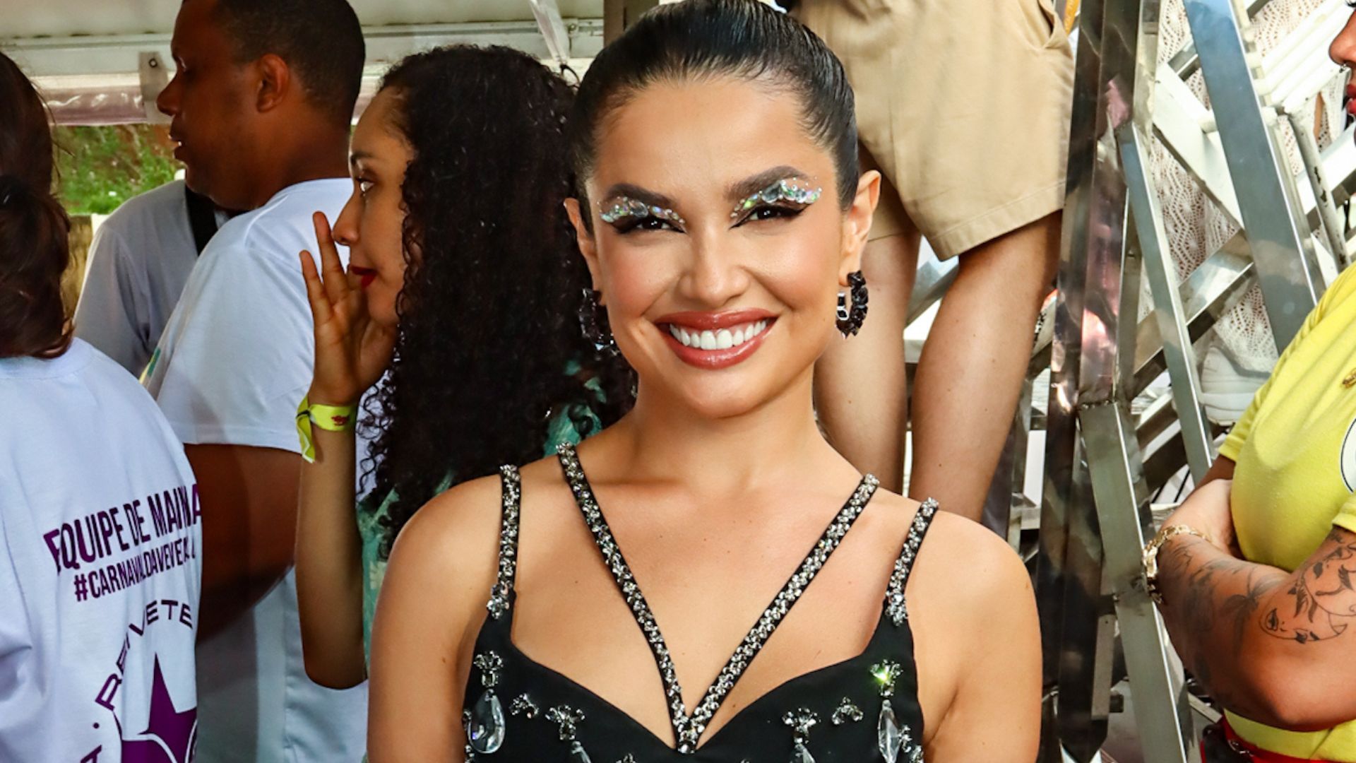 Juliette surpreende com look para Trio de Ivete Sangalo em Salvador