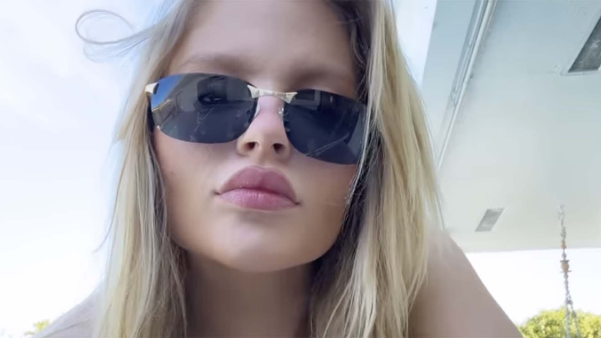 Luisa Sonza arranca suspiros ao surgir com look mínimo