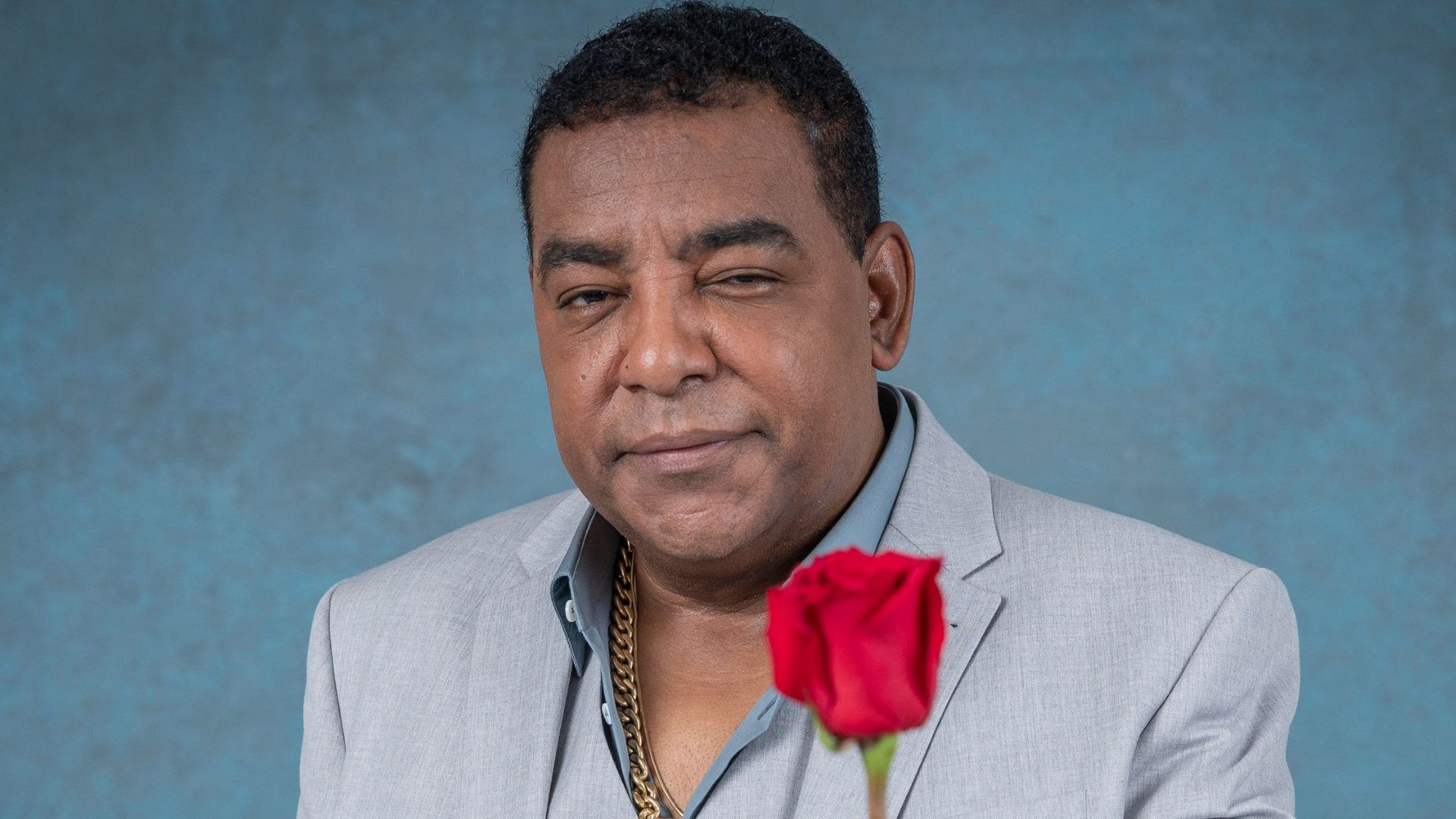 Luiz Carlos, vocalista do Raça Negra, é processado por reforma em piscina