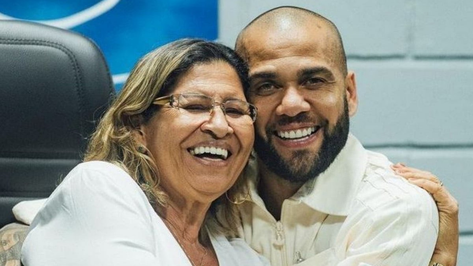 Mãe de Daniel Alves diz ter sido barrada em julgamento do filho