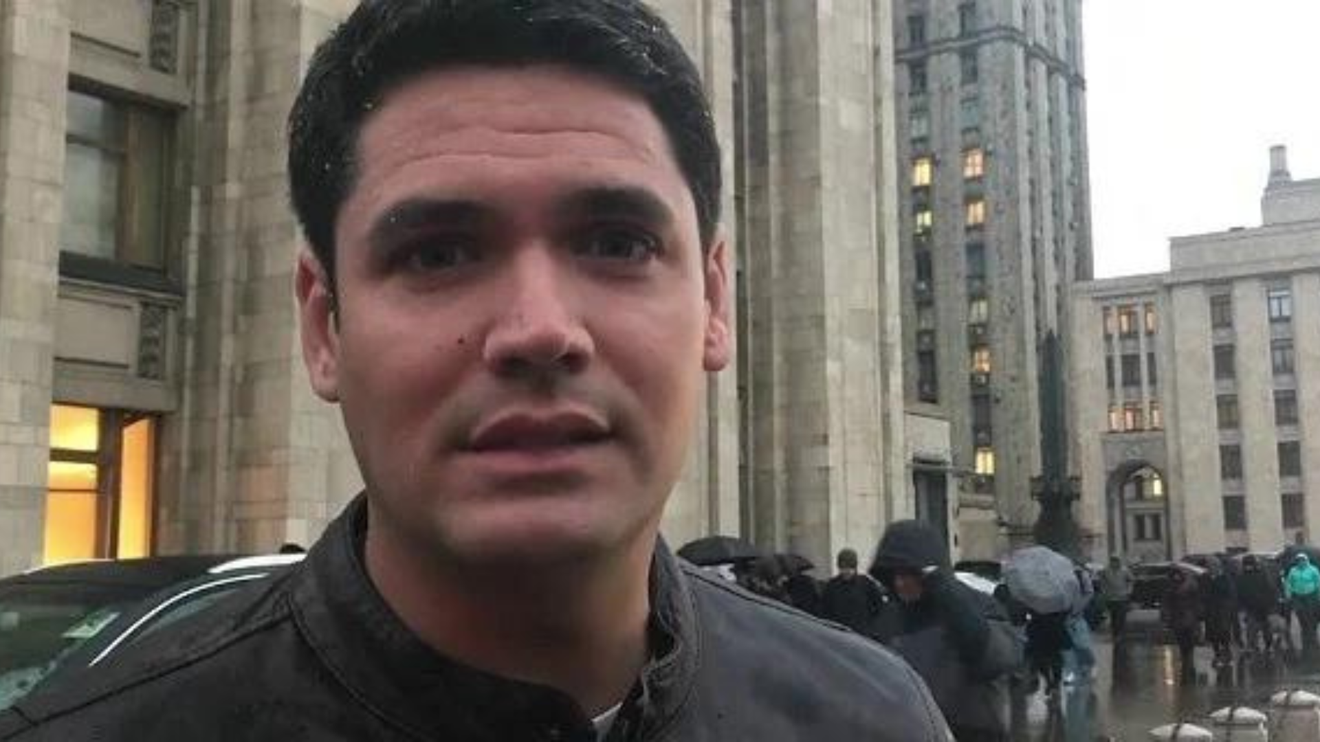 O que aconteceu com Marcelo Courrege? Entenda separação e novo namoro do jornalista