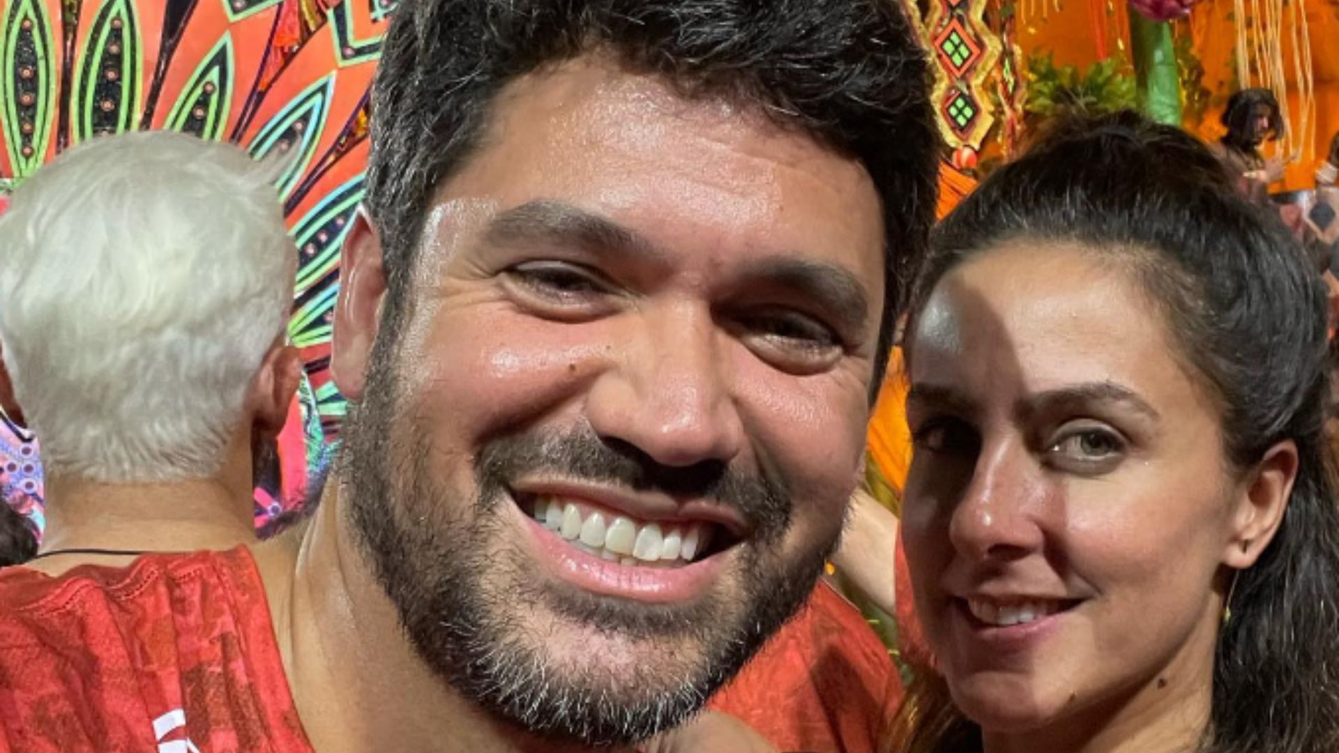 Jornalistas da Globo, Marcelo Courrege e Carol Barcellos assumem romance
