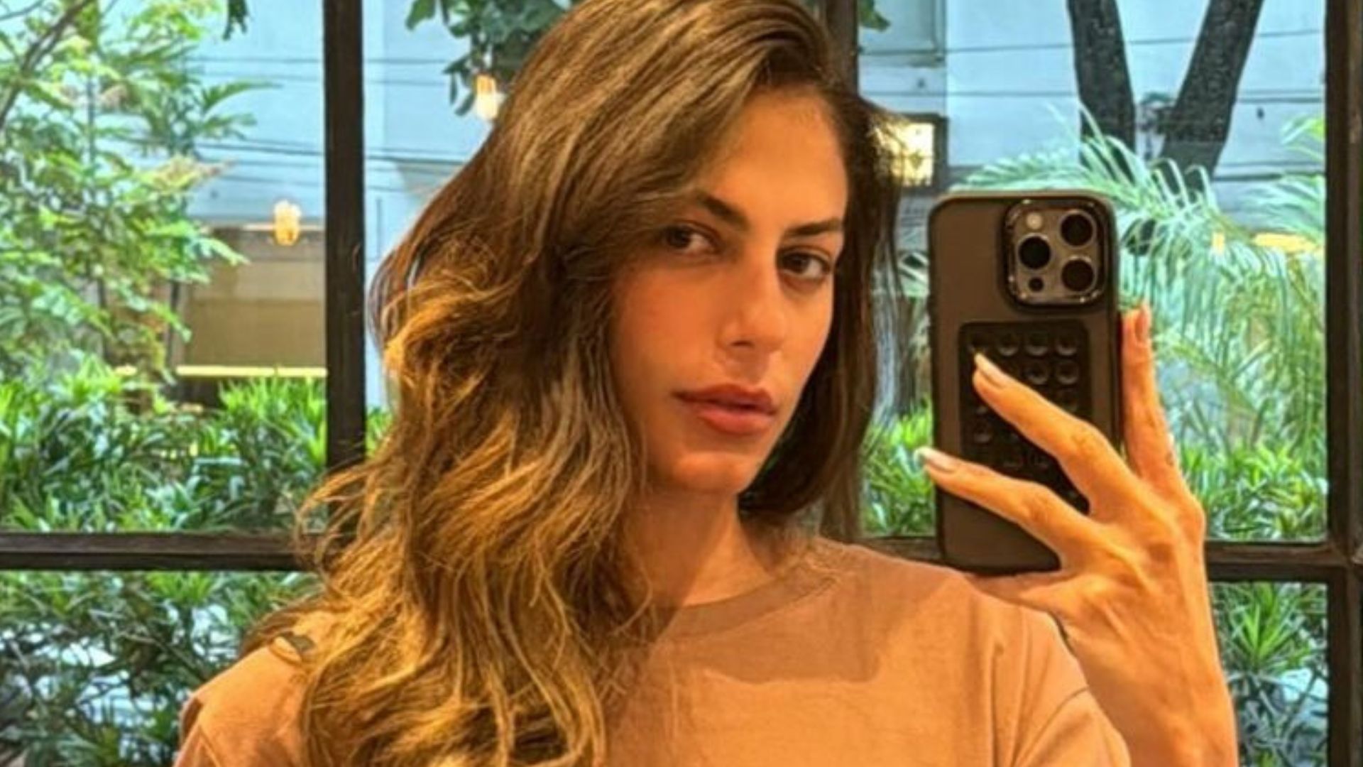 Mari Gonzalez esbanja perfeição em dia de beleza: “Toda toda”