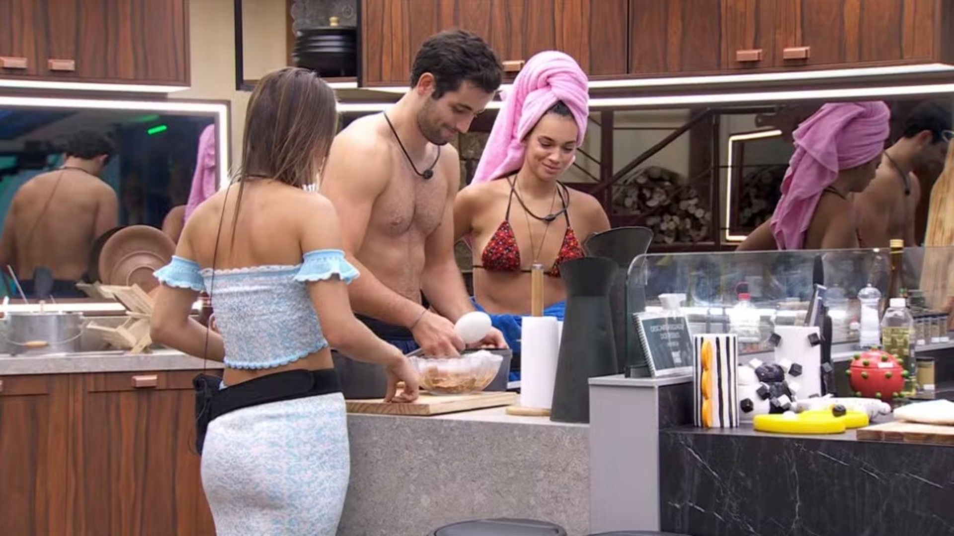 BBB 24: Matteus prepara almoço para sisters e Alane reage: “Pai solteiro”