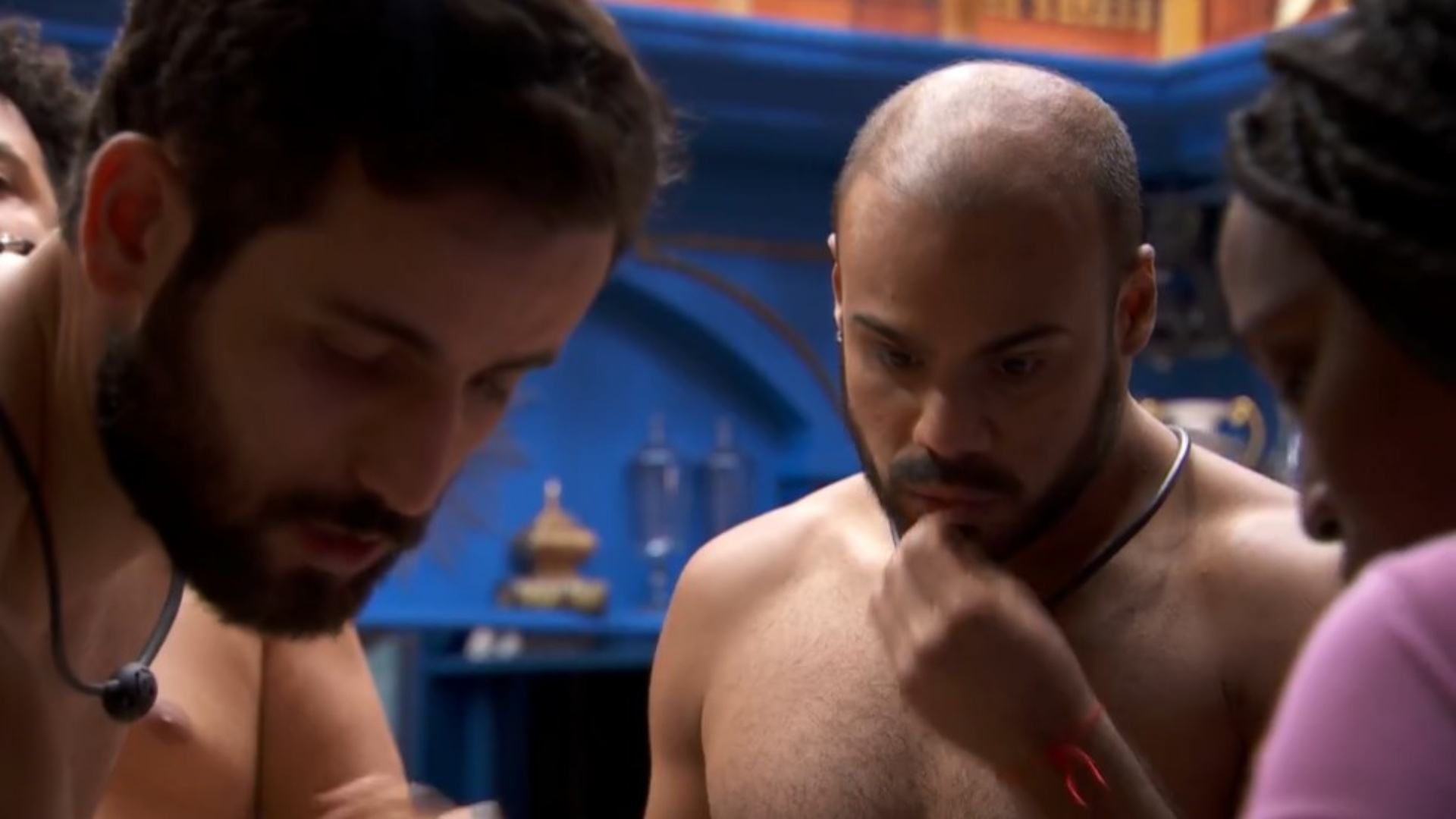 BBB 24: Matteus e Marcus Vinicius se estranham e discutem antes da festa