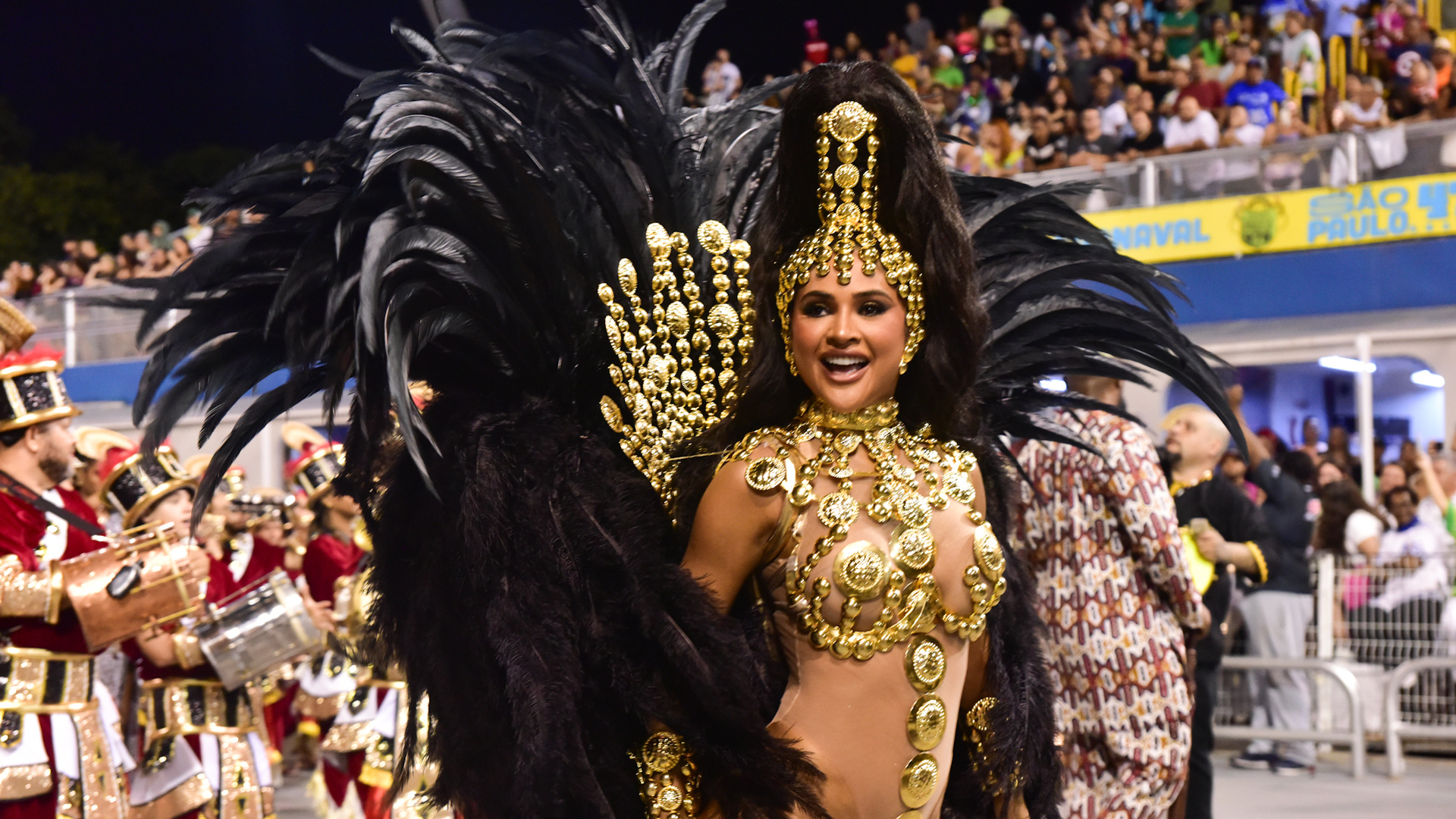 Cobriu demais? Mileide Mihaile surpreende com fantasia ‘comportada’