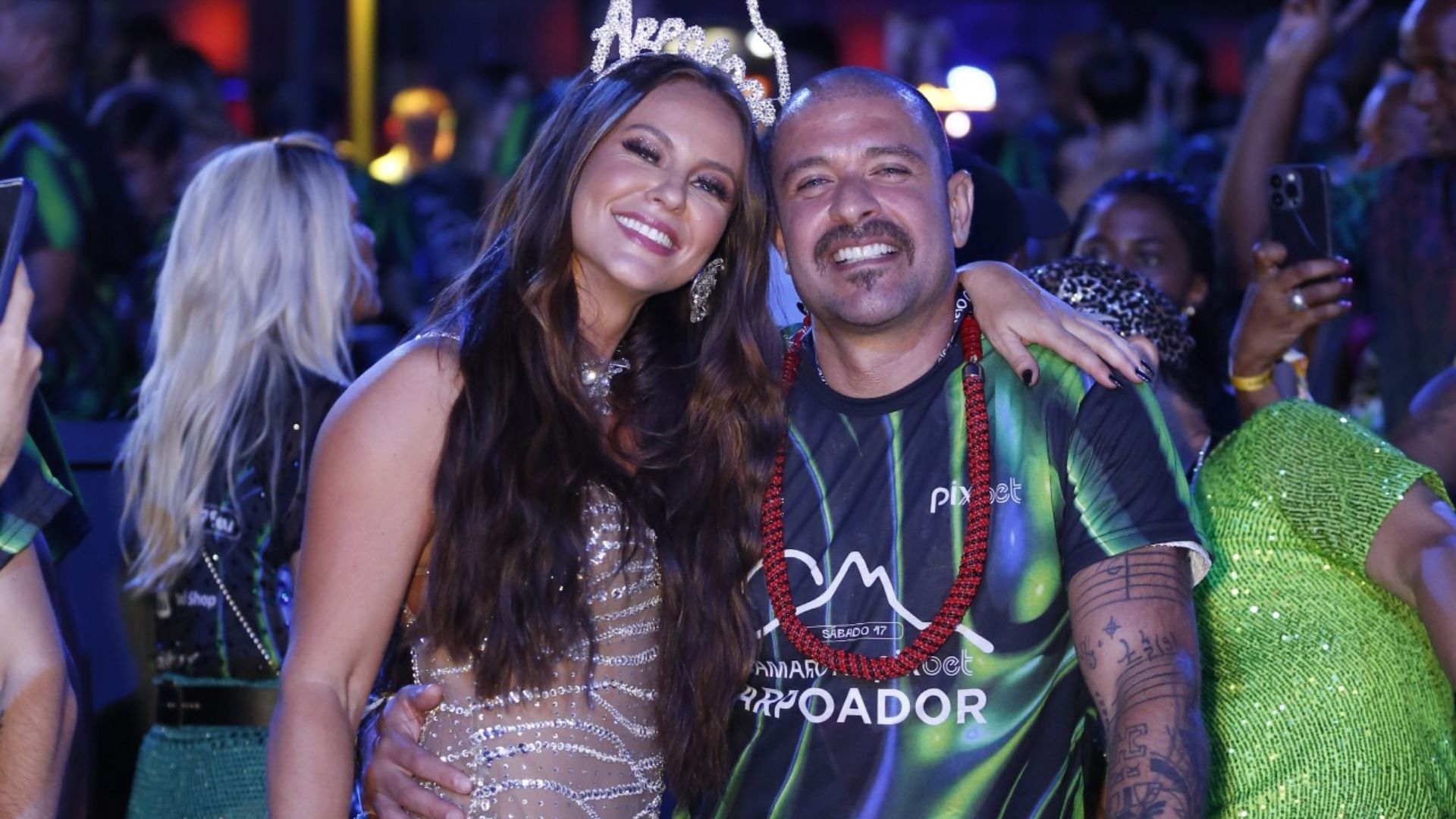 Em clima de romance, Diogo Nogueira posa com Paolla Oliveira nas Maldivas