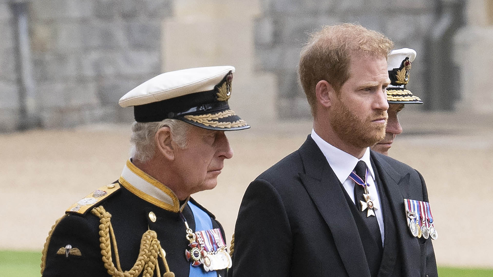 Príncipe Harry viaja para encontrar o pai após diagnóstico de câncer