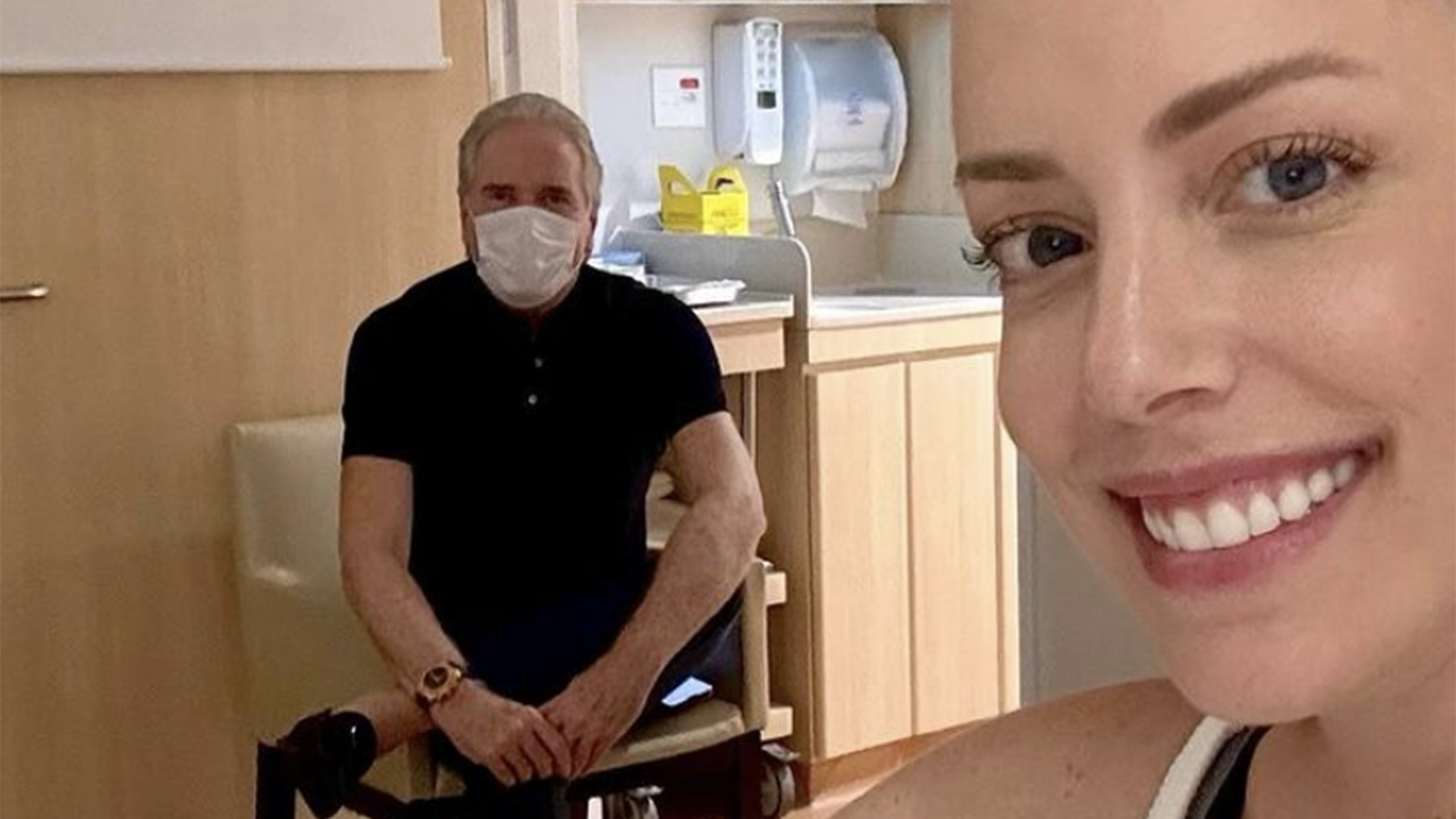 Roberto Justus visita a filha no hospital após ela raspar o cabelo
