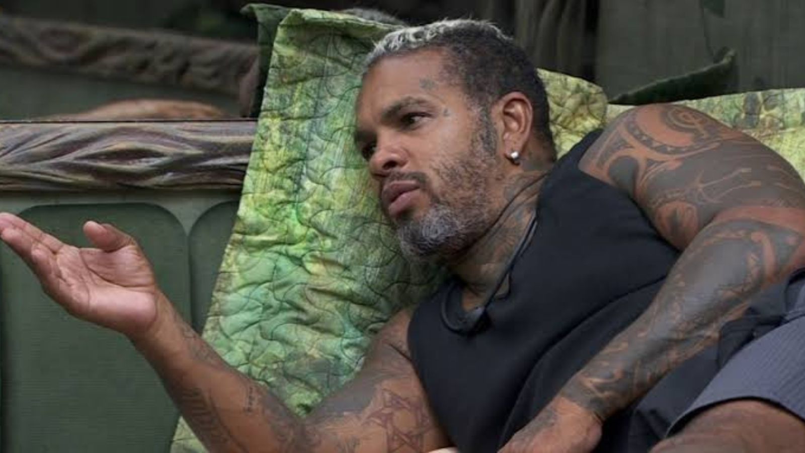 BBB 24: Rodriguinho troca farpas com aliado e dispara: “Muda de quarto”