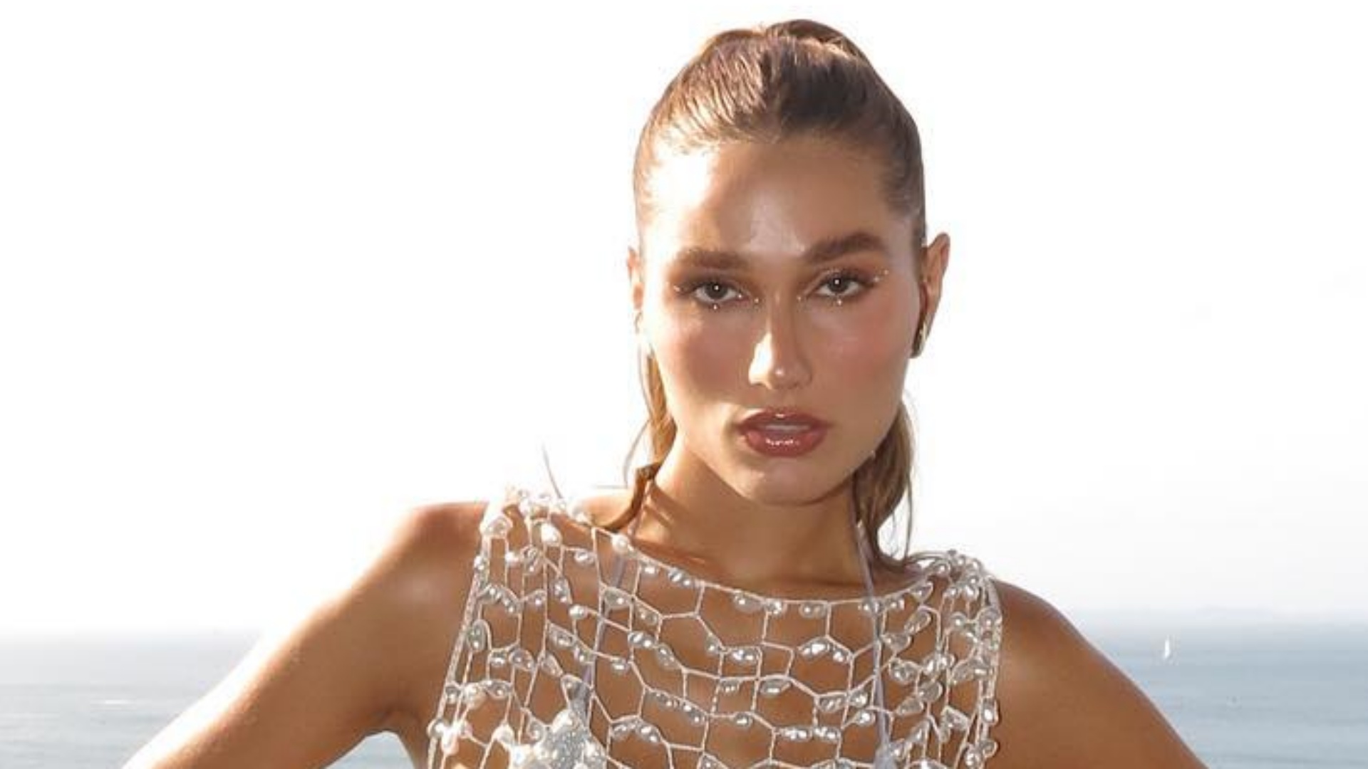 Sasha Meneghel exibe corpo sarado ao apostar em look arrasador