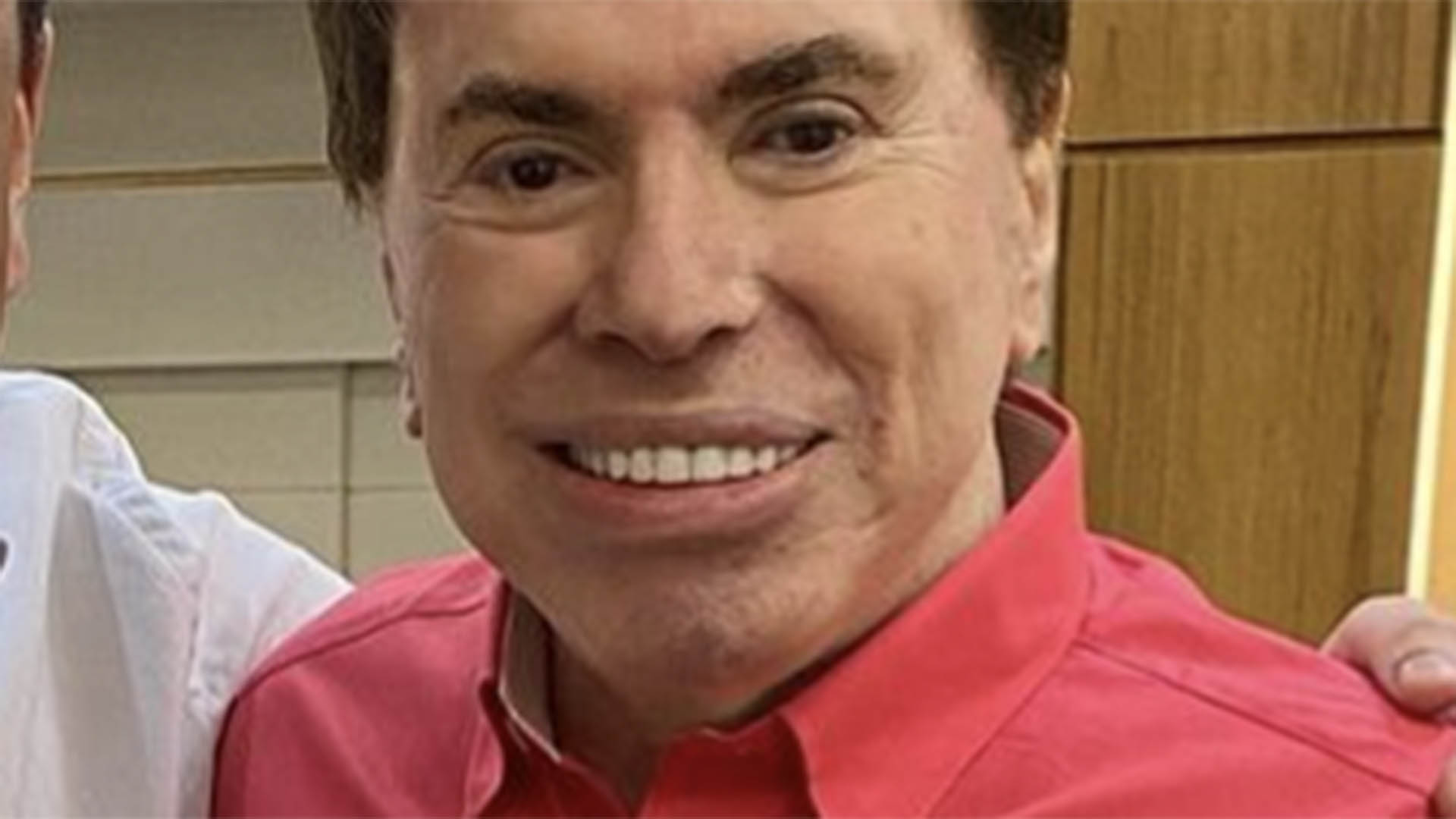 Silvio Santos renova o visual em ida ao salão. Veja antes e depois!