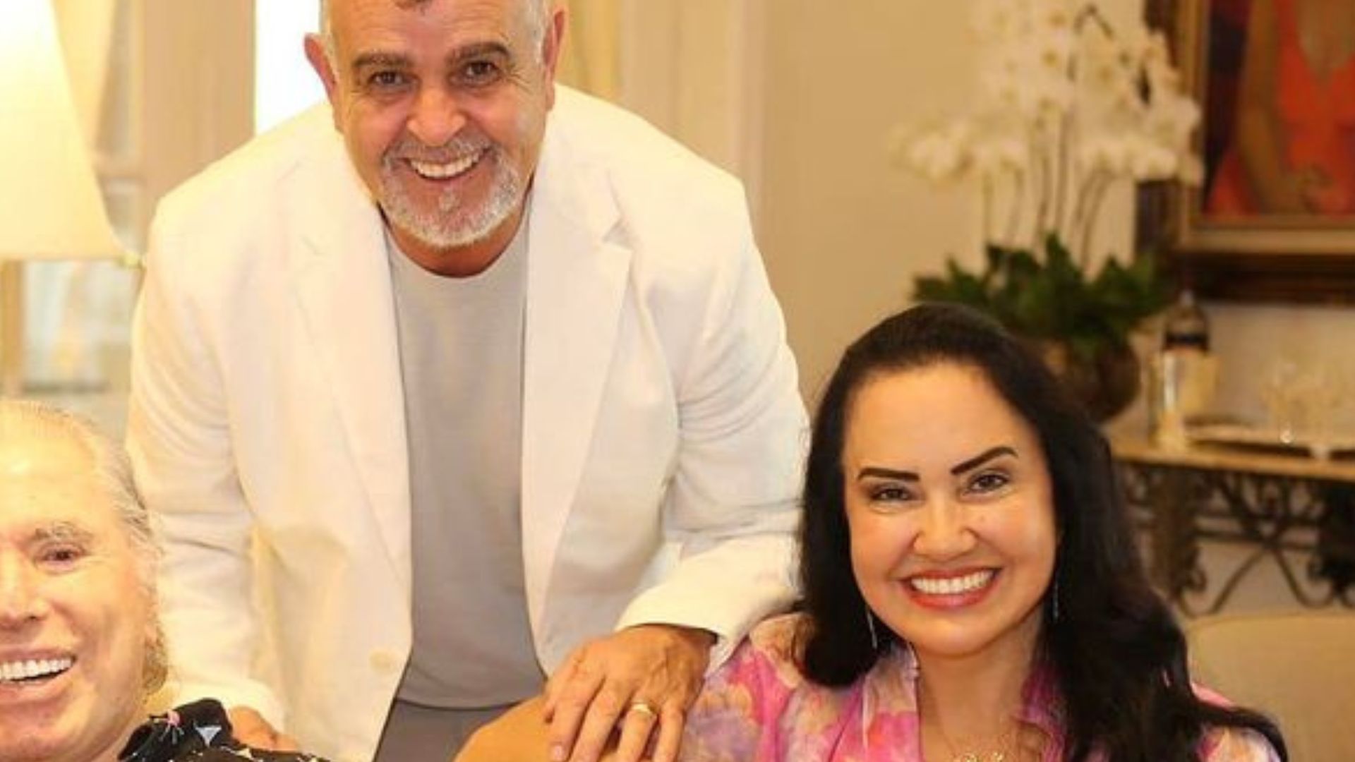 Silvio Santos recebe visita dos pais de Alexandre Pato: ‘Continua jovem’